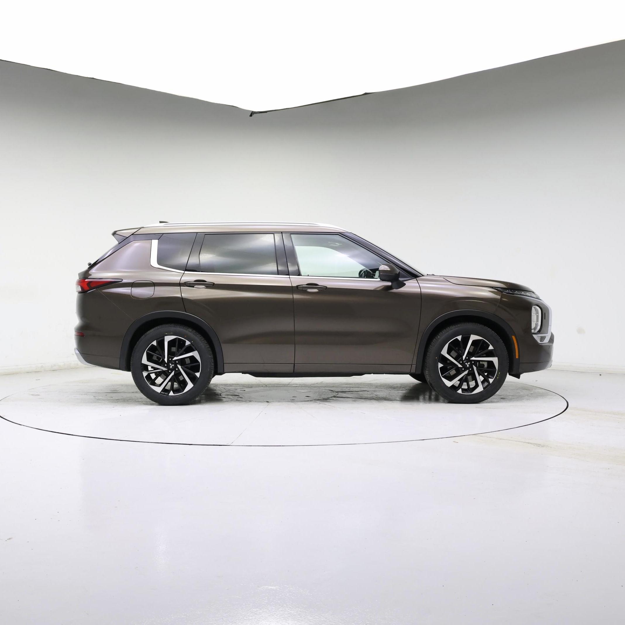 Thumbnail: 2022 Mitsubishi Outlander - 7
