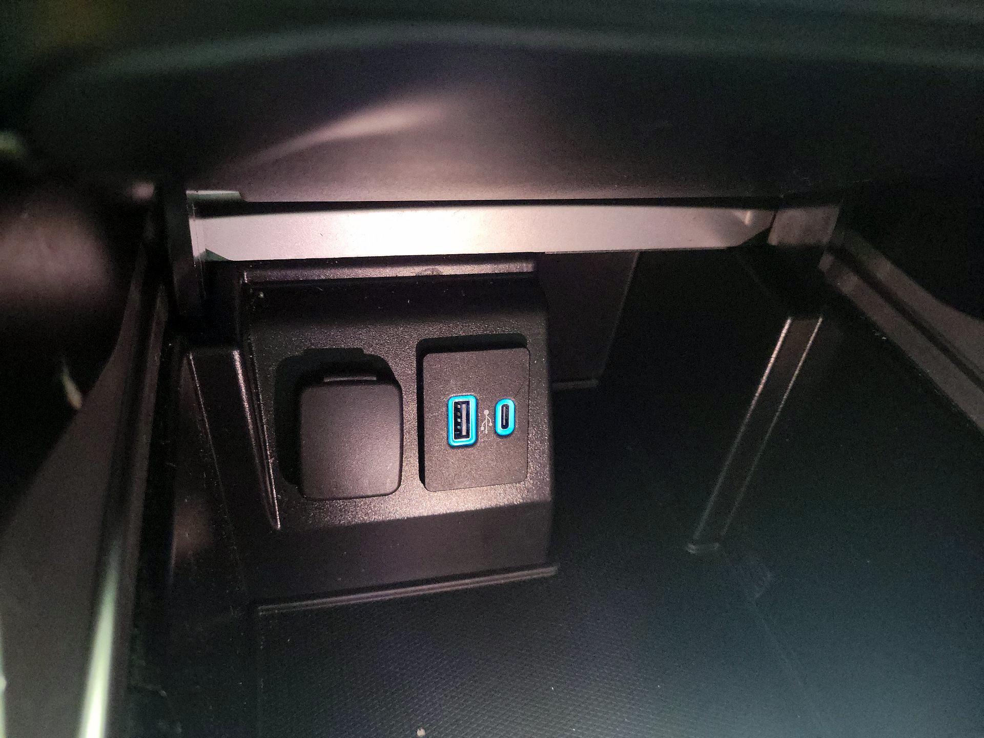 Thumbnail: 2020 Ford Explorer - 19