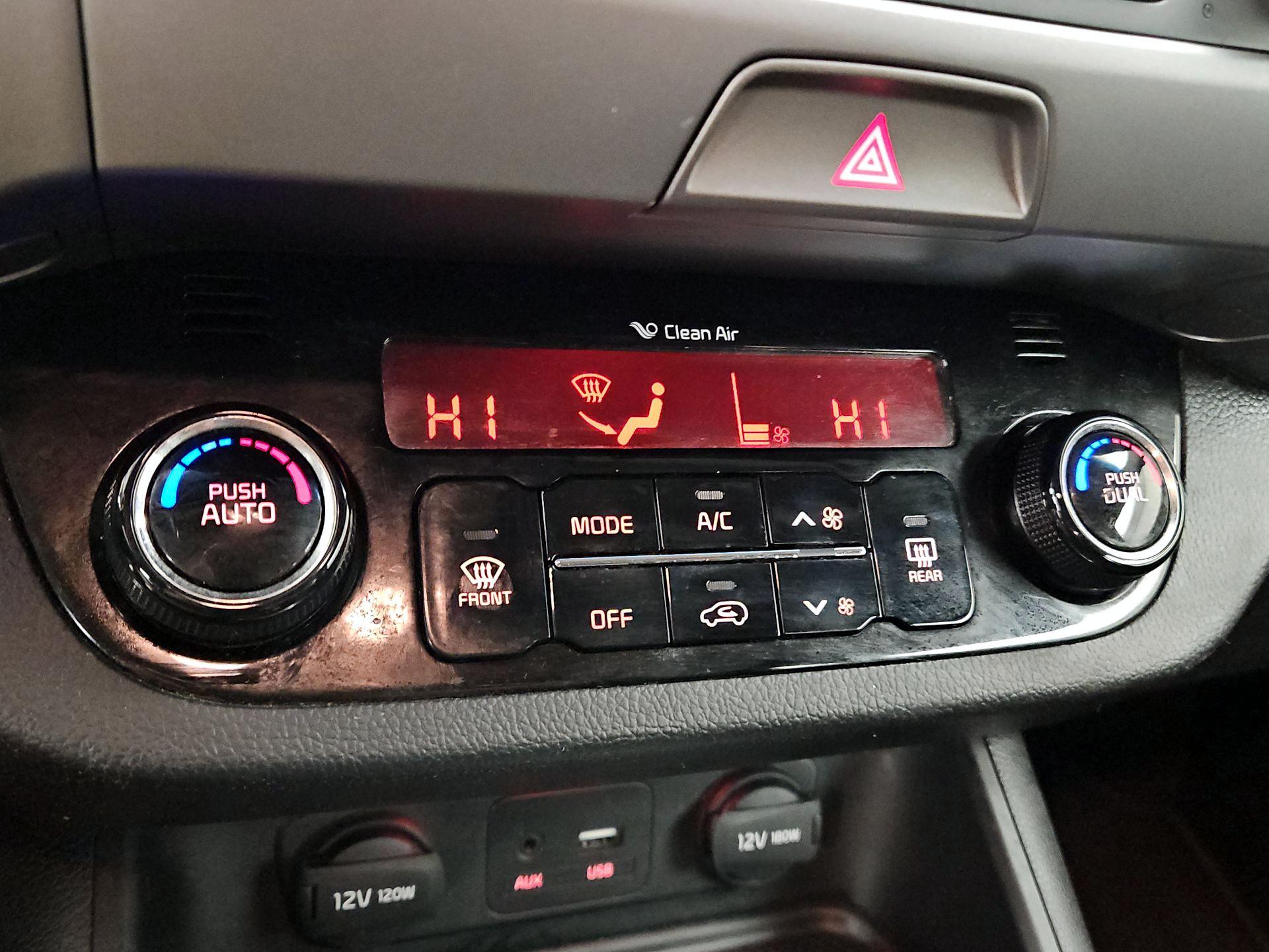 Thumbnail: 2015 Kia Sportage - 16