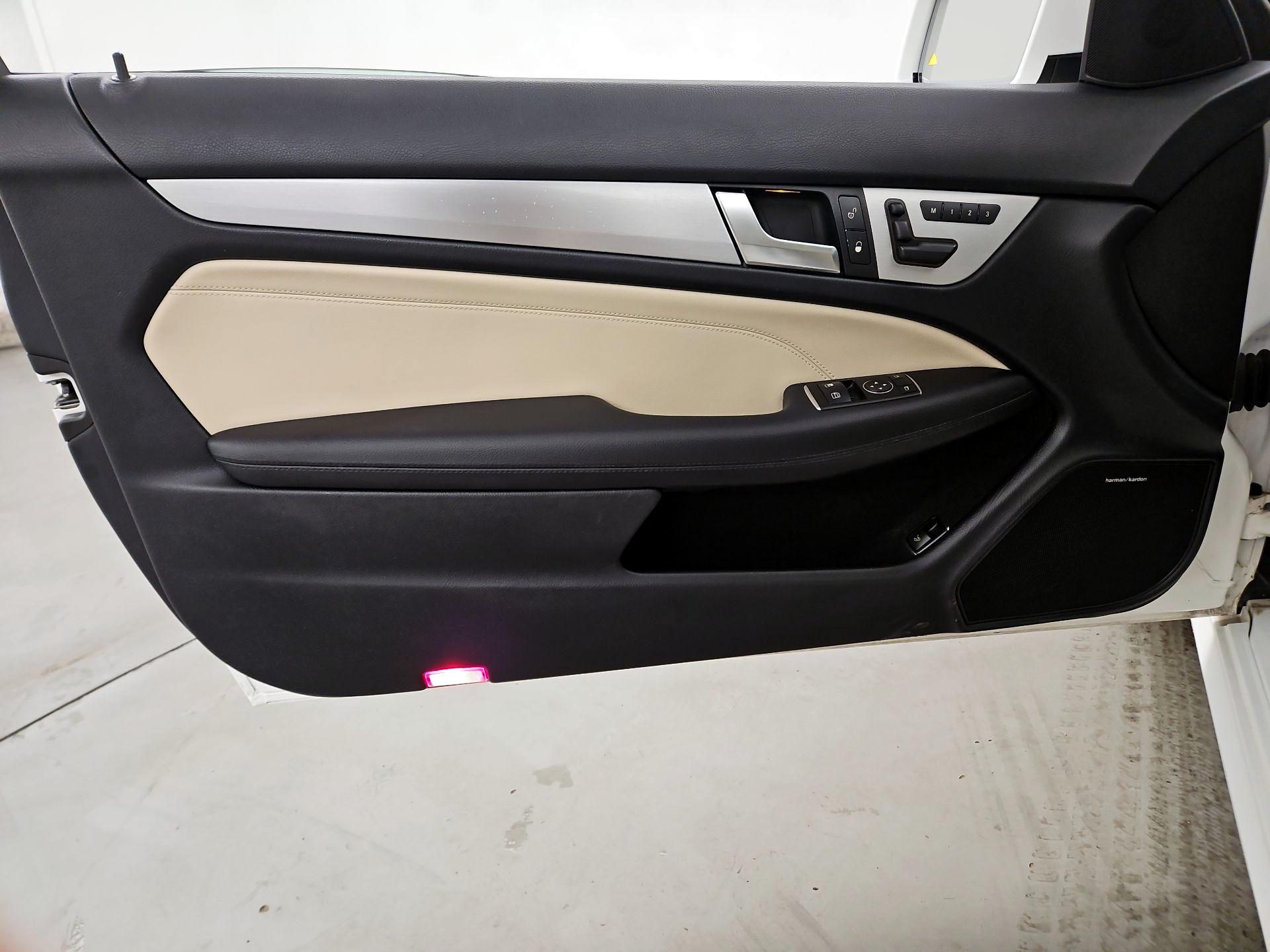 Thumbnail: 2015 Mercedes-Benz C-Class - 12