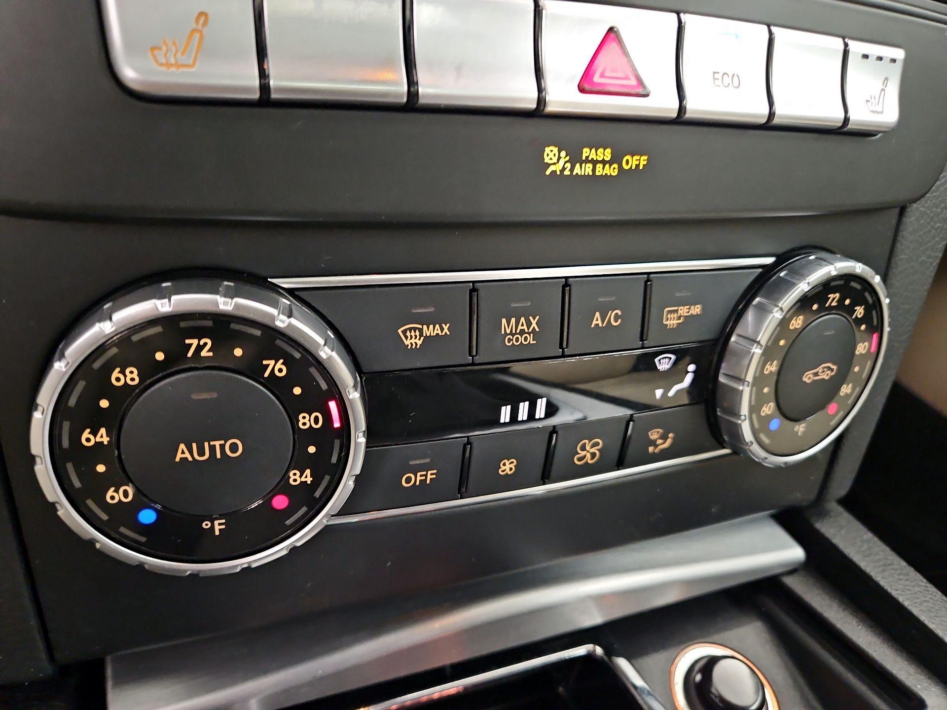 Thumbnail: 2015 Mercedes-Benz C-Class - 17