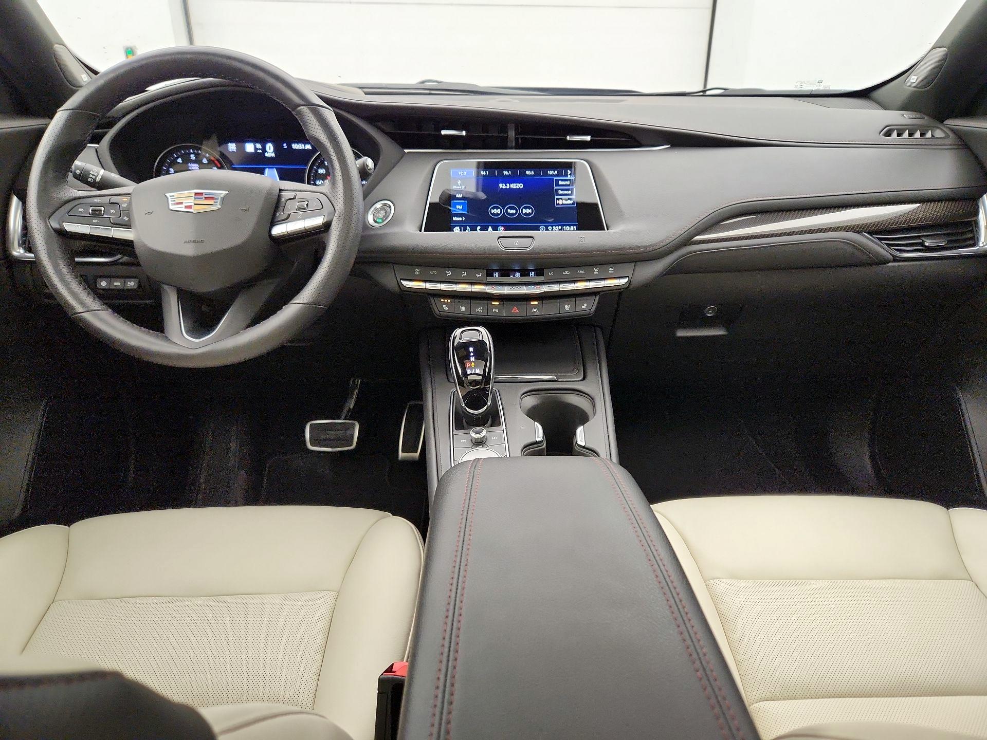 Thumbnail: 2020 Cadillac XT4 - 9