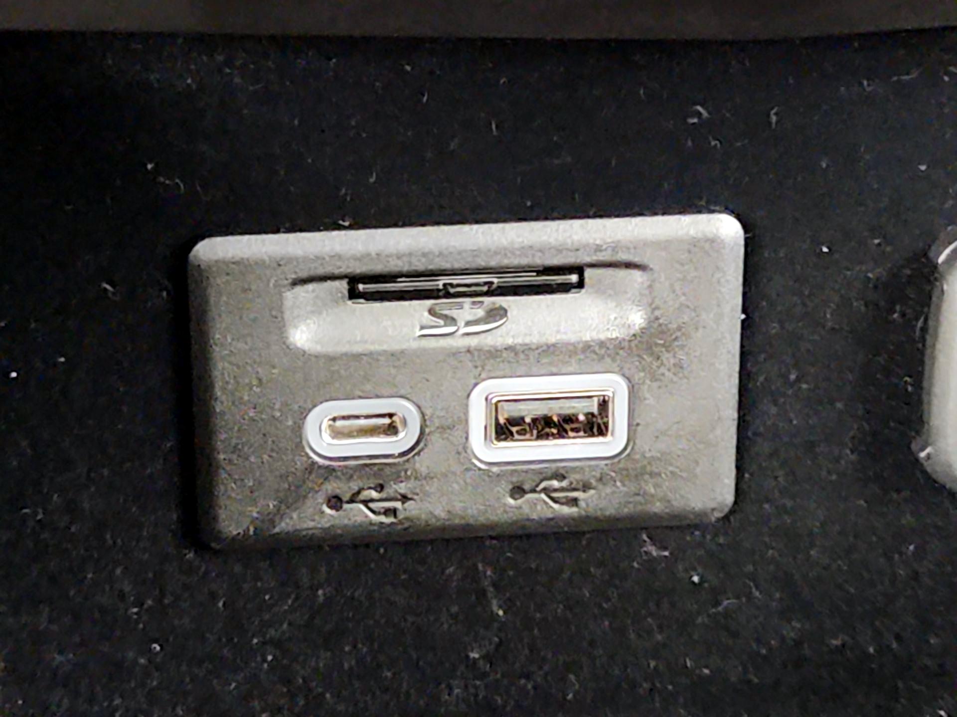 Thumbnail: 2020 Cadillac XT4 - 19