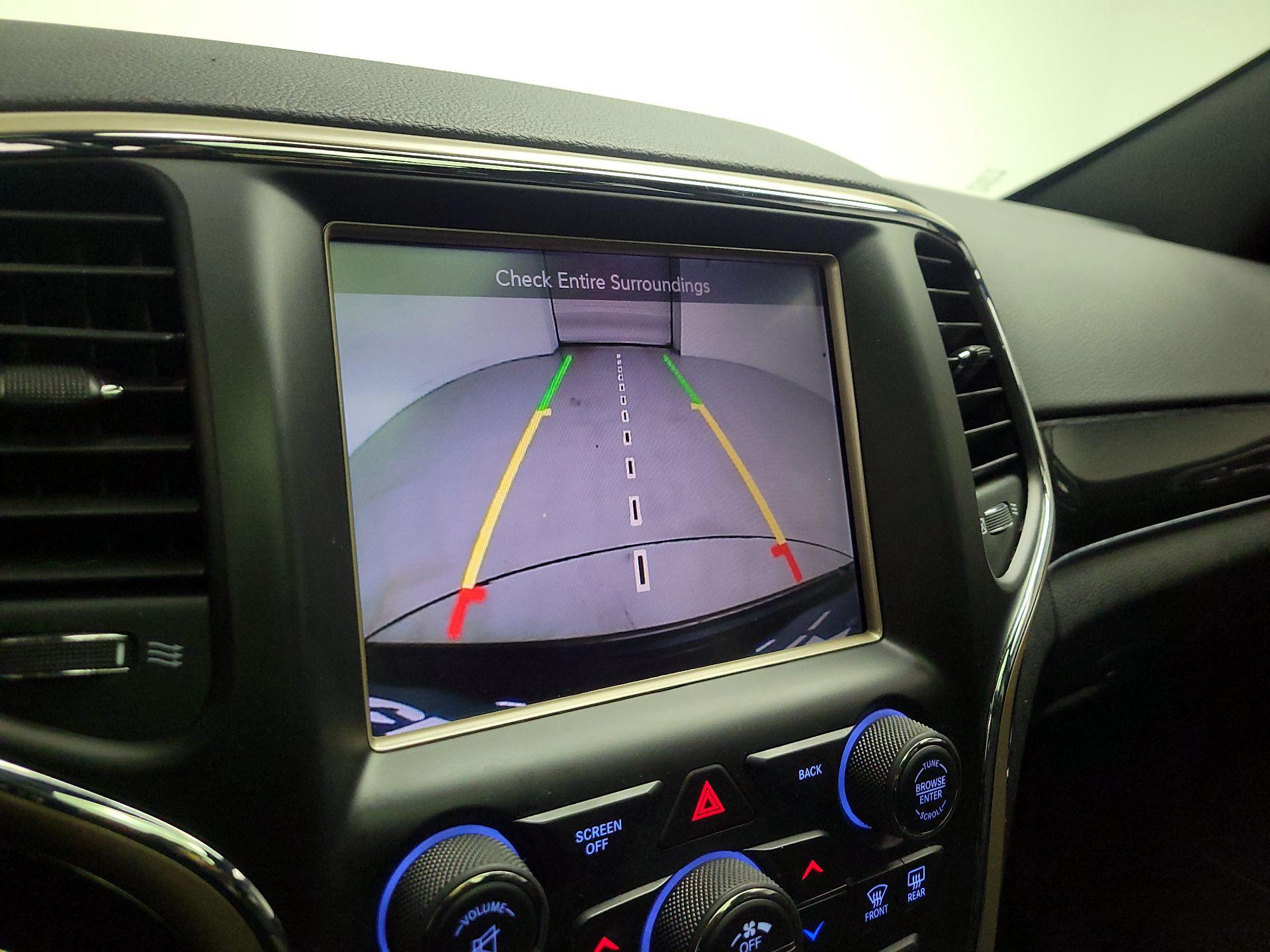 Thumbnail: 2016 Jeep Grand Cherokee - 13