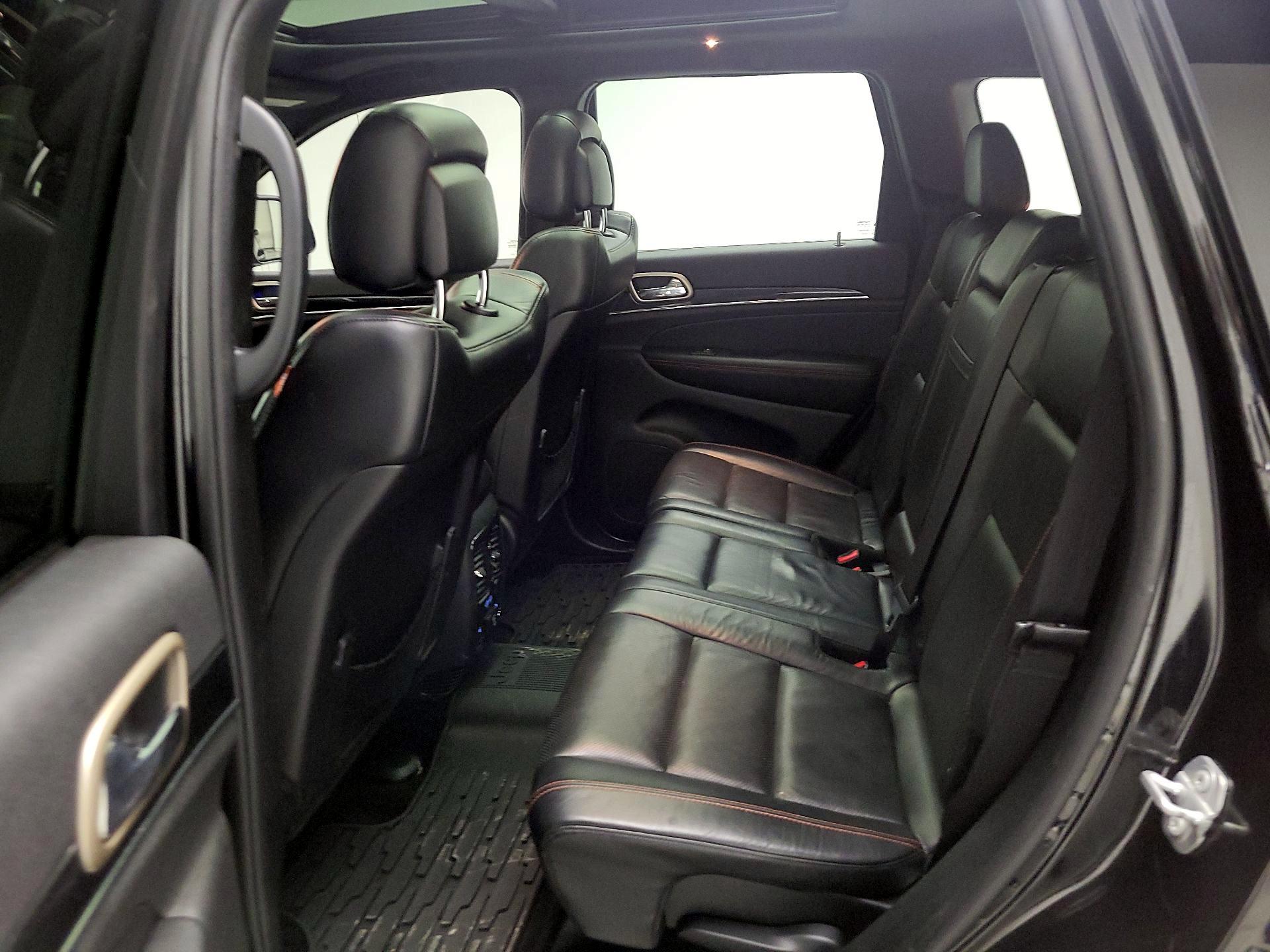 Thumbnail: 2016 Jeep Grand Cherokee - 17