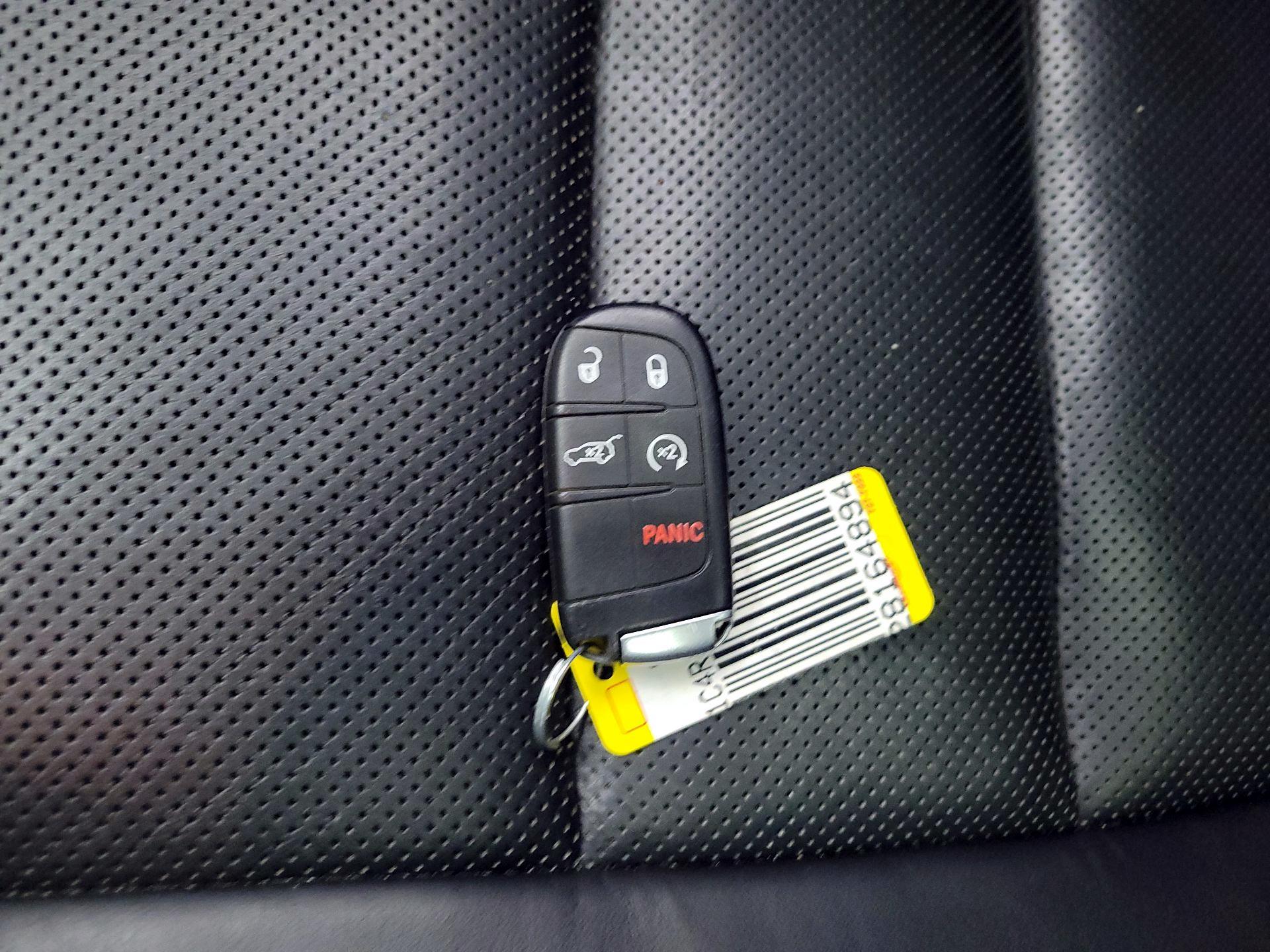 Thumbnail: 2016 Jeep Grand Cherokee - 20