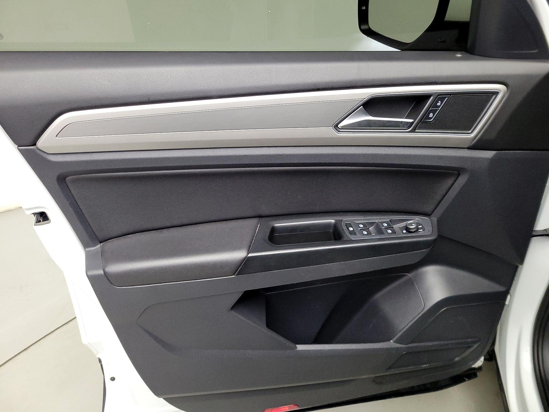 Thumbnail: 2018 Volkswagen Atlas - 12