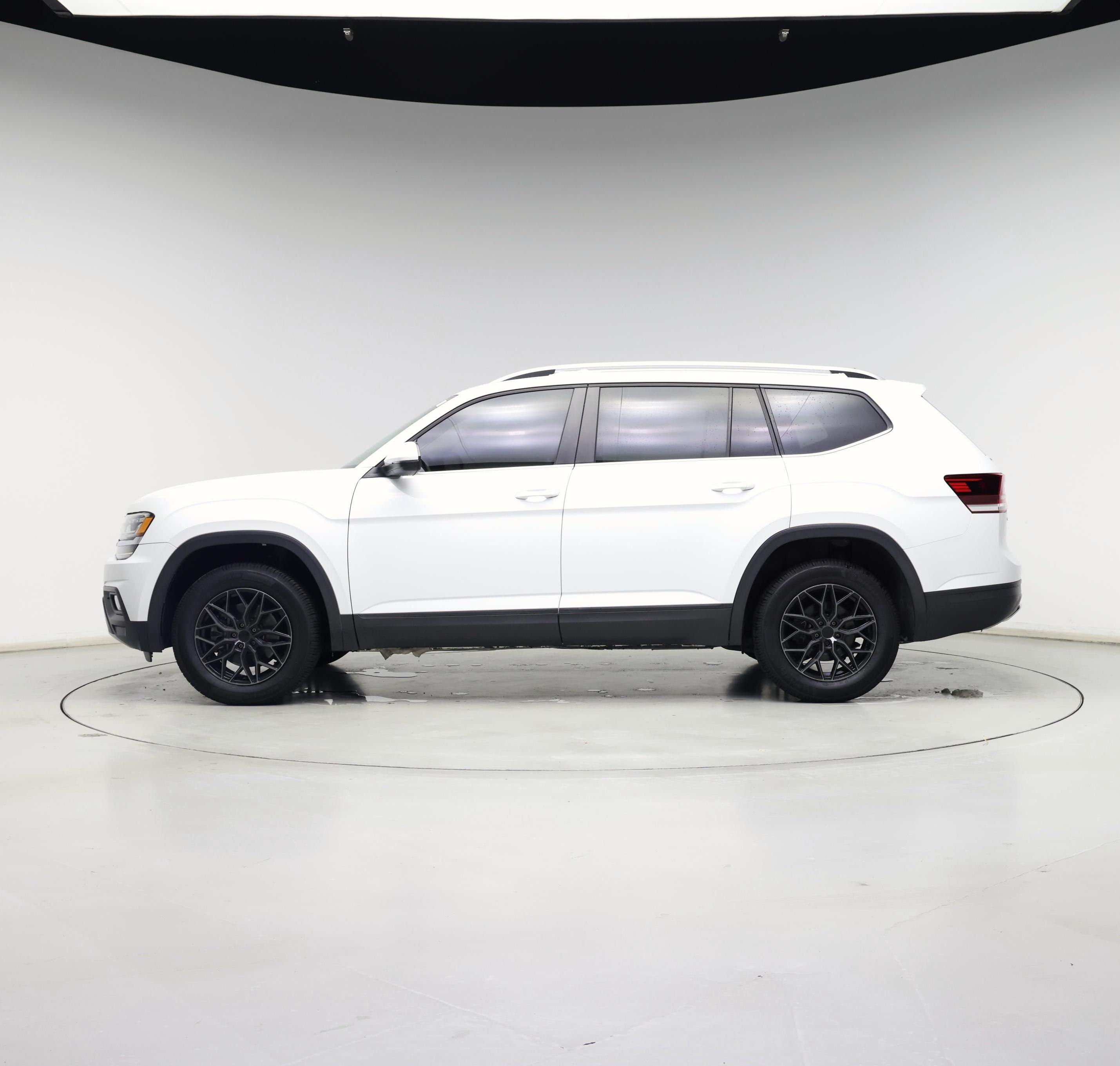 Thumbnail: 2018 Volkswagen Atlas - 3