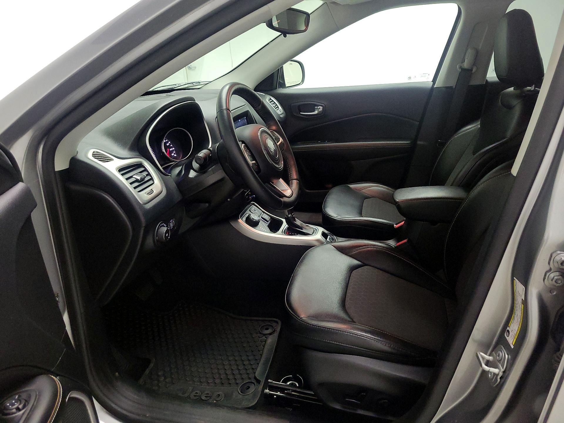 Thumbnail: 2020 Jeep Compass - 11