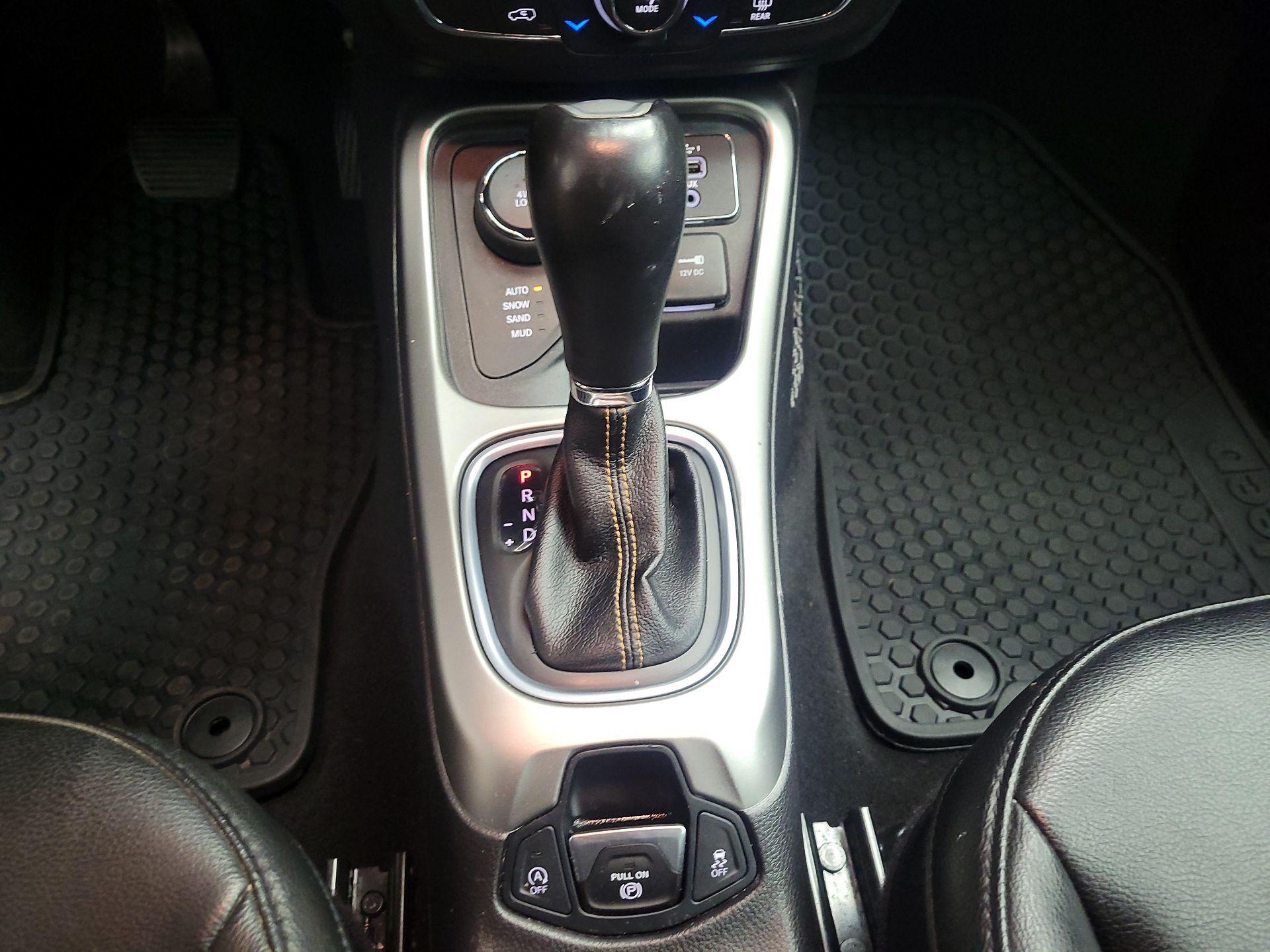 Thumbnail: 2020 Jeep Compass - 16