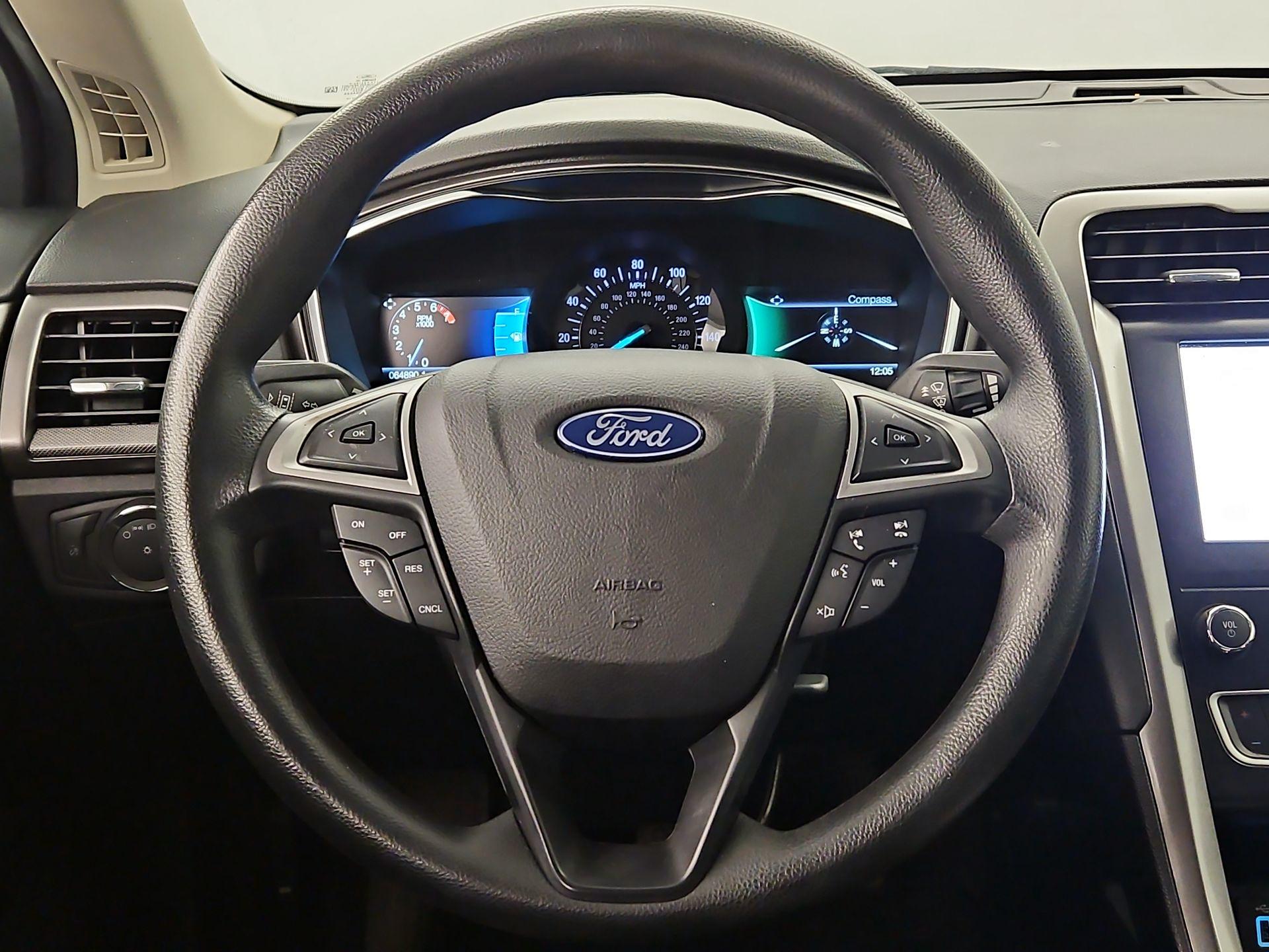 Thumbnail: 2020 Ford Fusion - 10