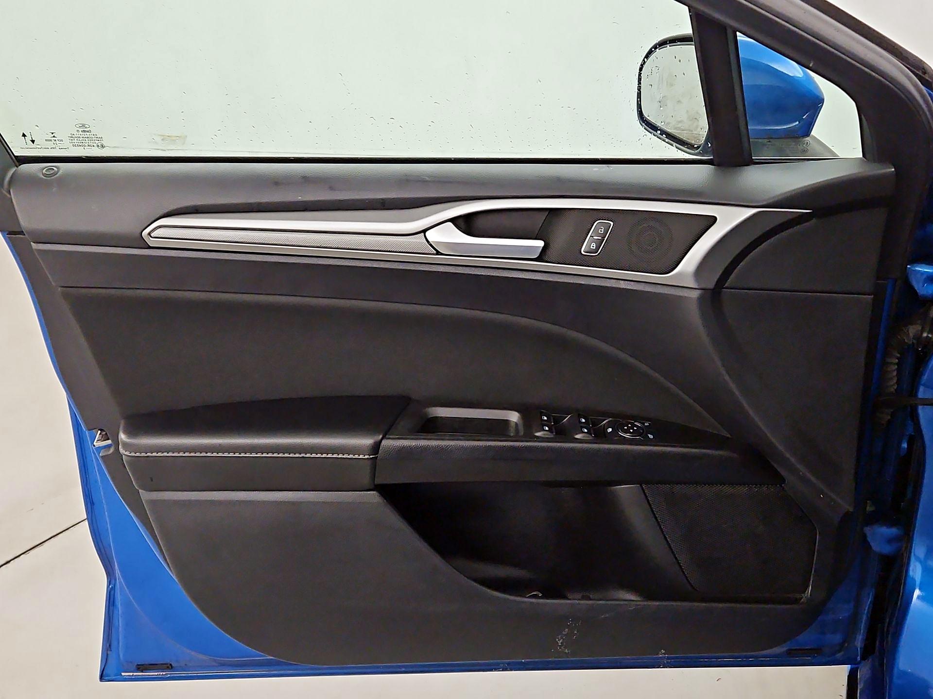 Thumbnail: 2020 Ford Fusion - 12