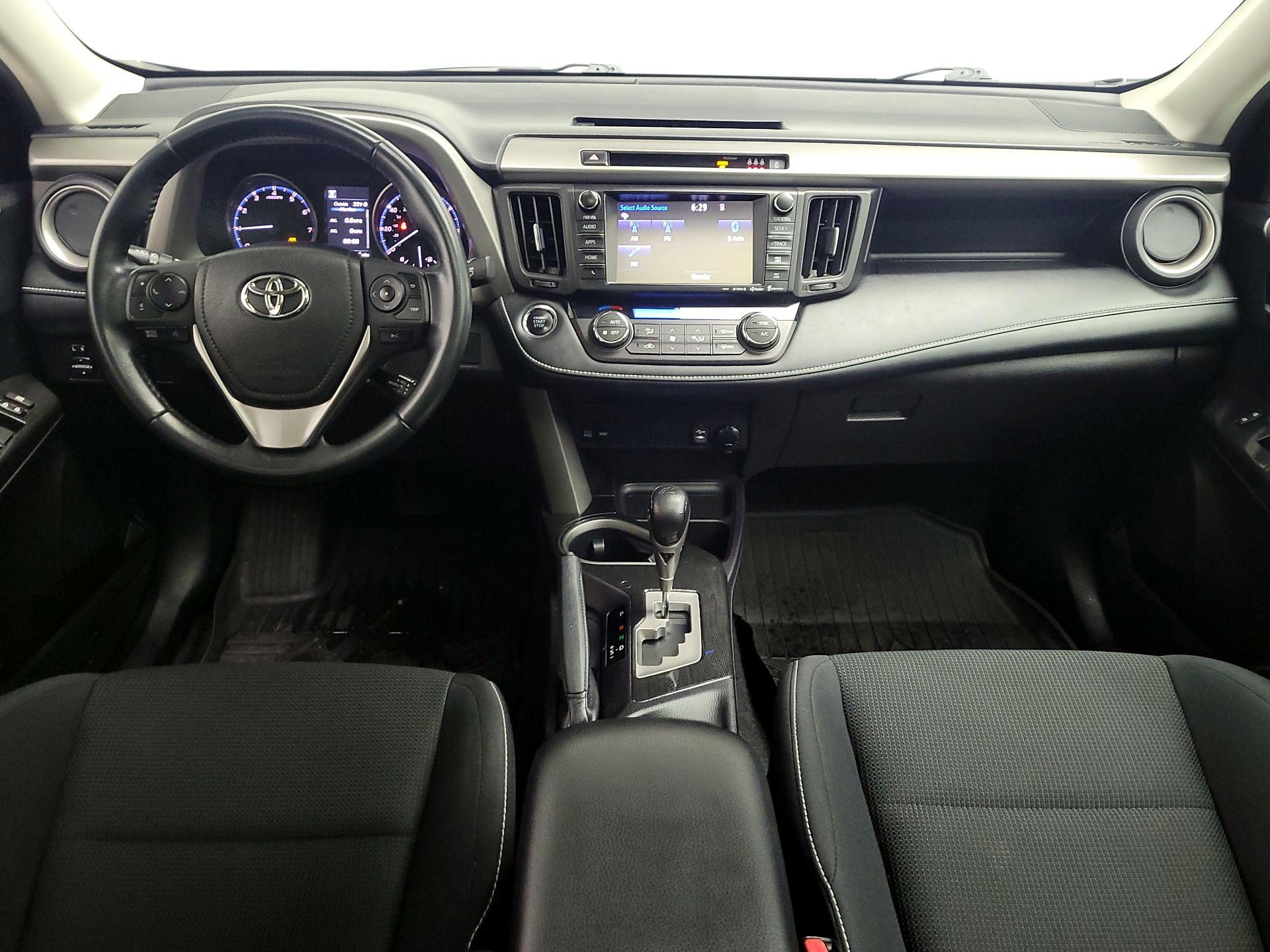 Thumbnail: 2018 Toyota RAV4 - 9