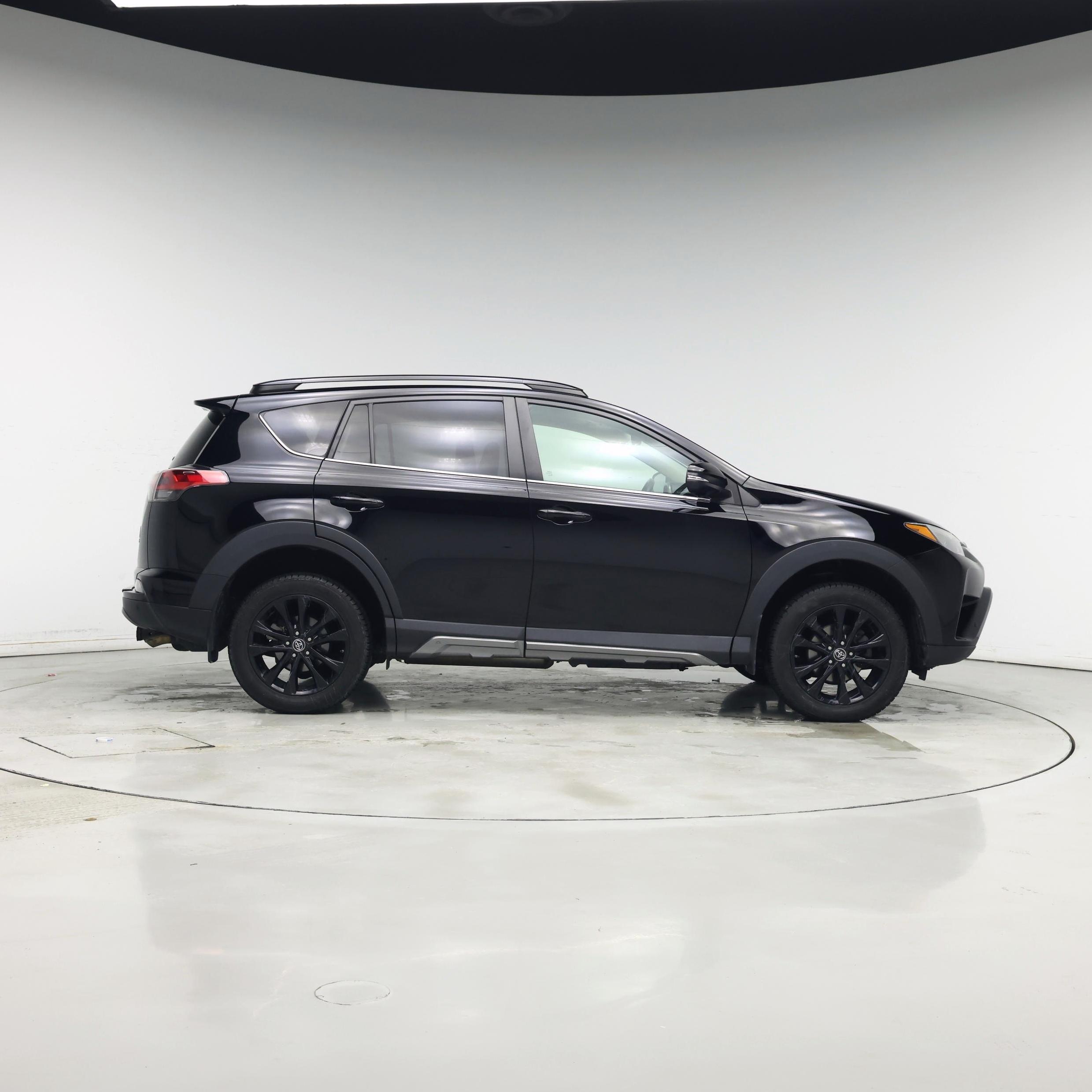 Thumbnail: 2018 Toyota RAV4 - 7