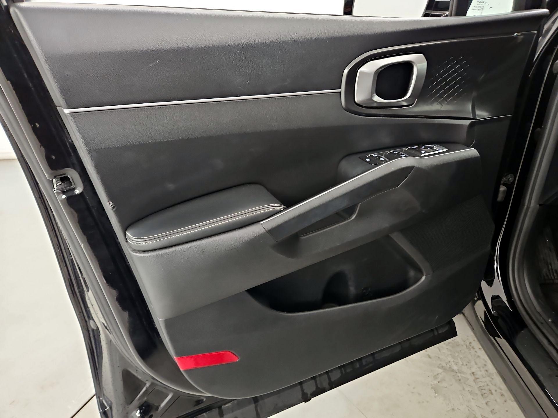 Thumbnail: 2022 Kia Sorento - 12