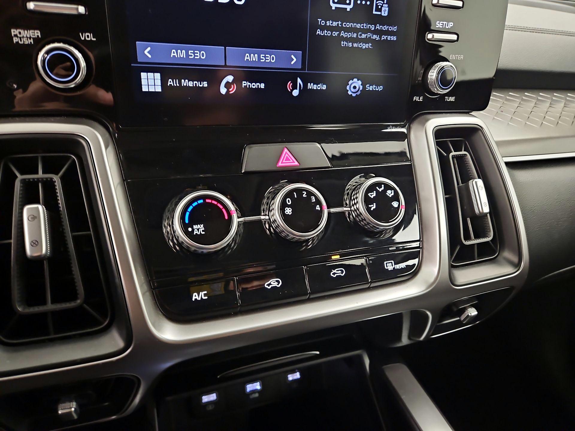 Thumbnail: 2022 Kia Sorento - 16