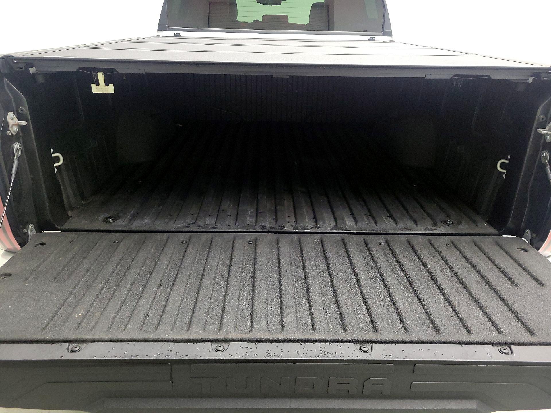 Thumbnail: 2022 Toyota Tundra - 18