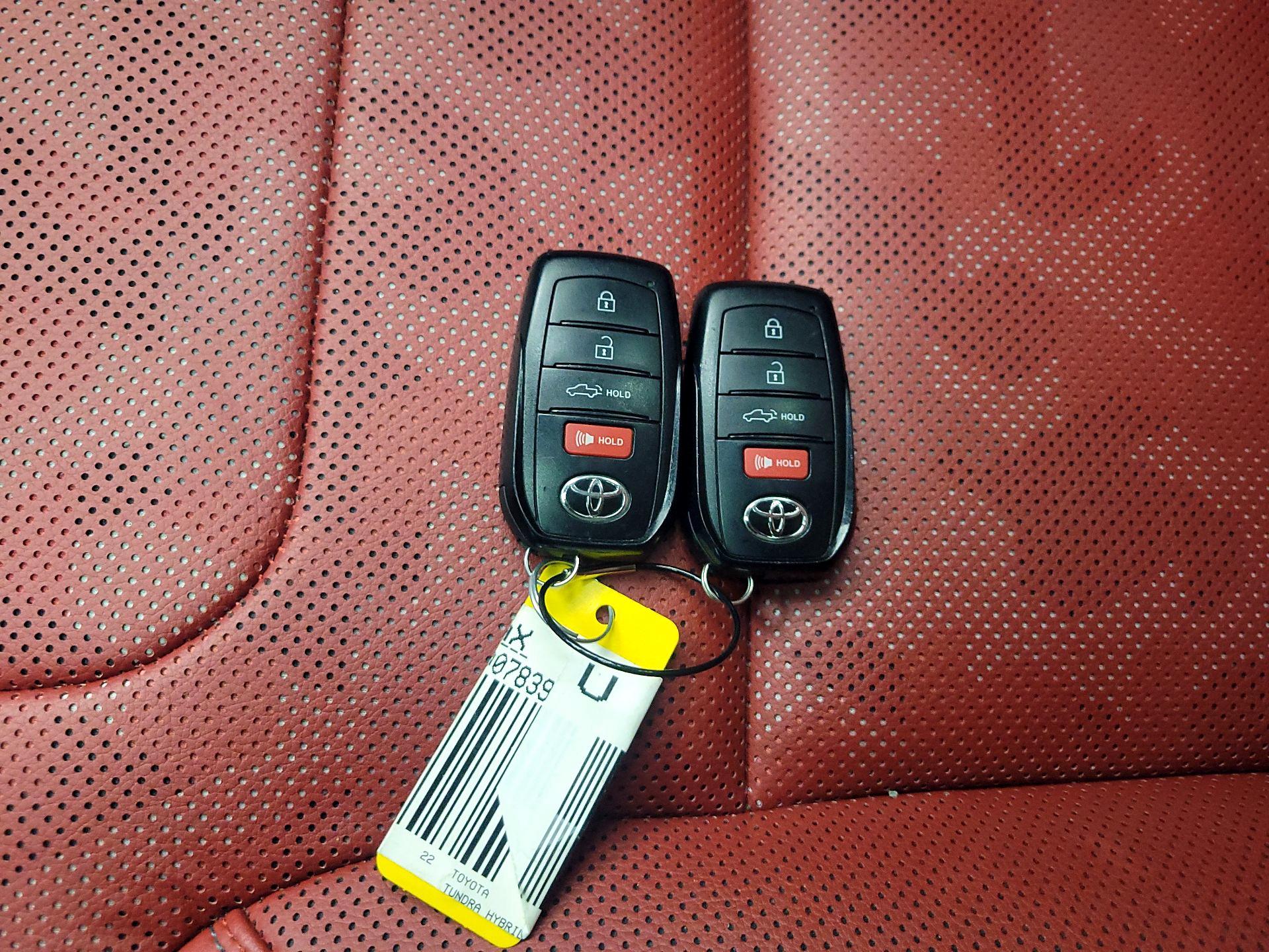 Thumbnail: 2022 Toyota Tundra - 20