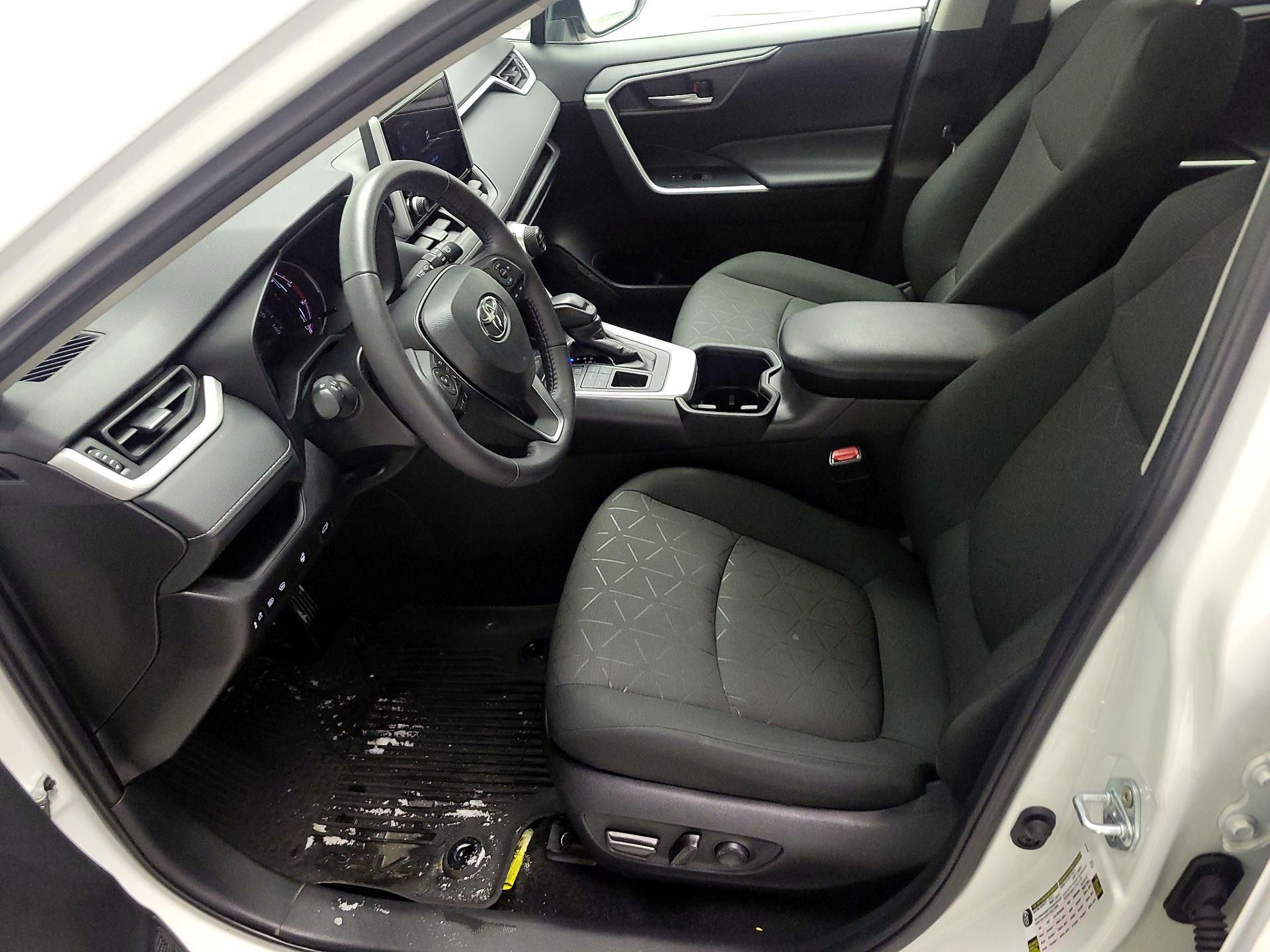 Thumbnail: 2024 Toyota RAV4 - 11