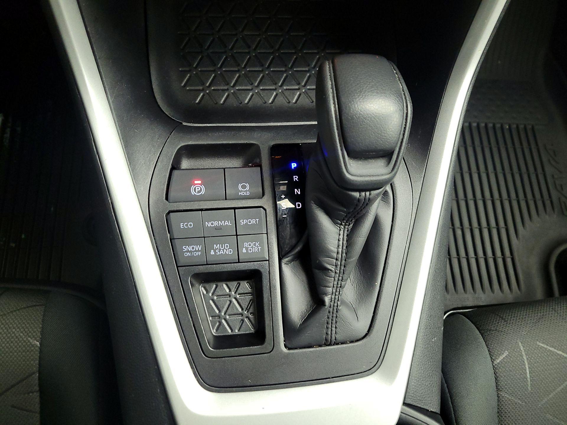 Thumbnail: 2024 Toyota RAV4 - 15