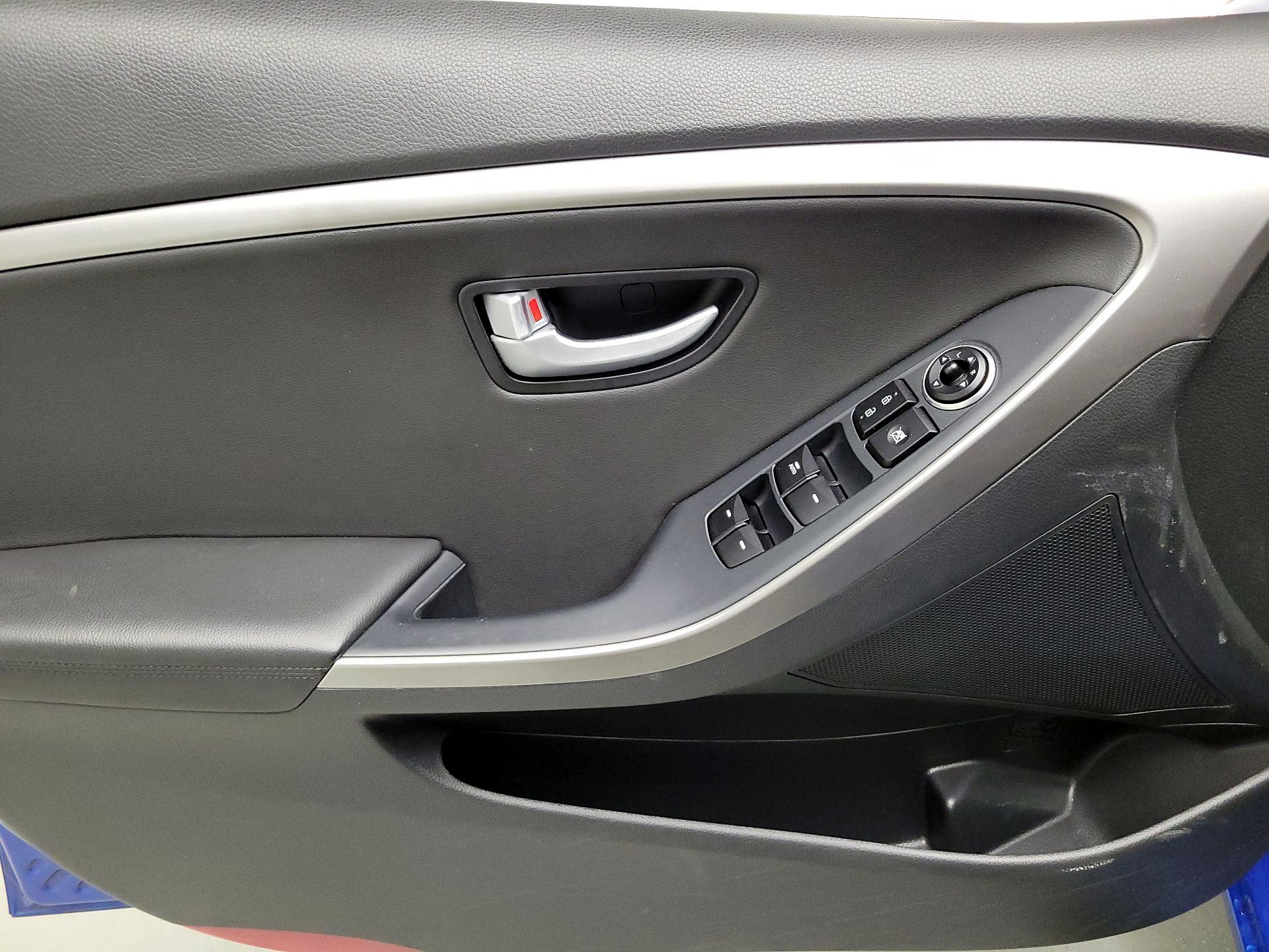 Thumbnail: 2017 Hyundai Elantra - 12