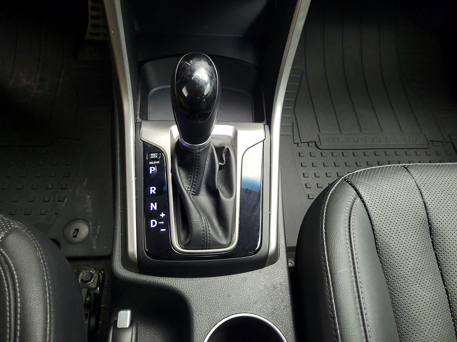 Thumbnail: 2017 Hyundai Elantra - 18