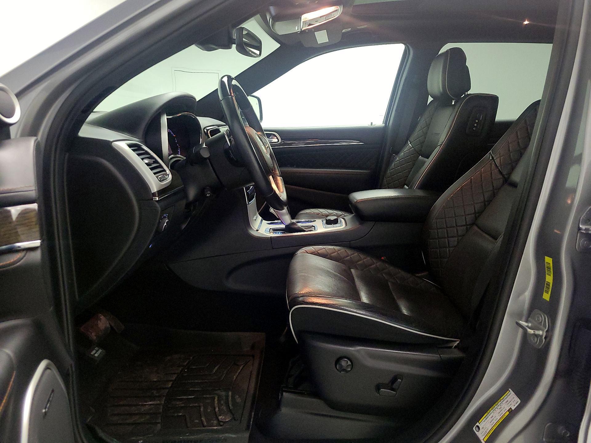 Thumbnail: 2019 Jeep Grand Cherokee - 11