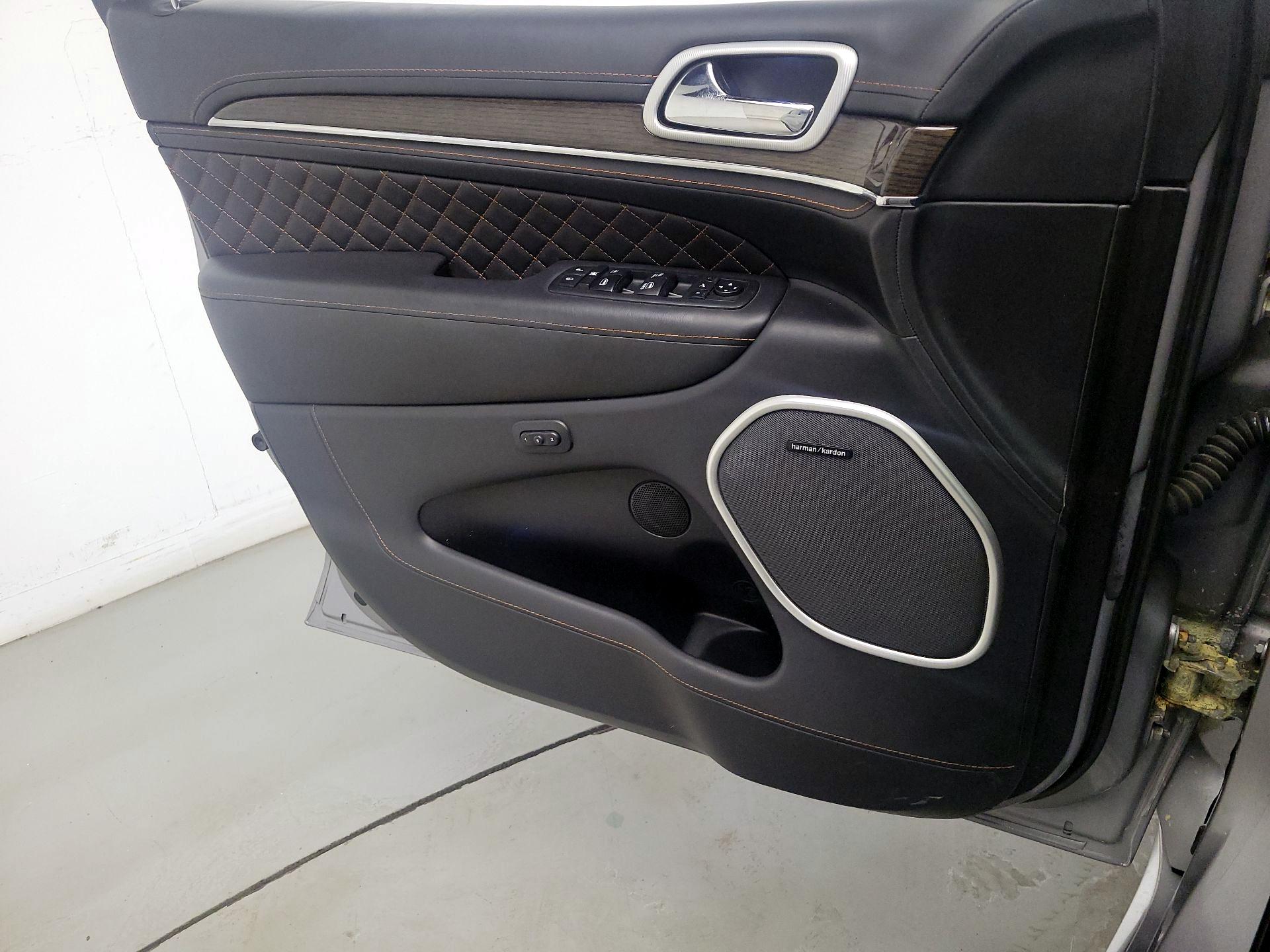 Thumbnail: 2019 Jeep Grand Cherokee - 12