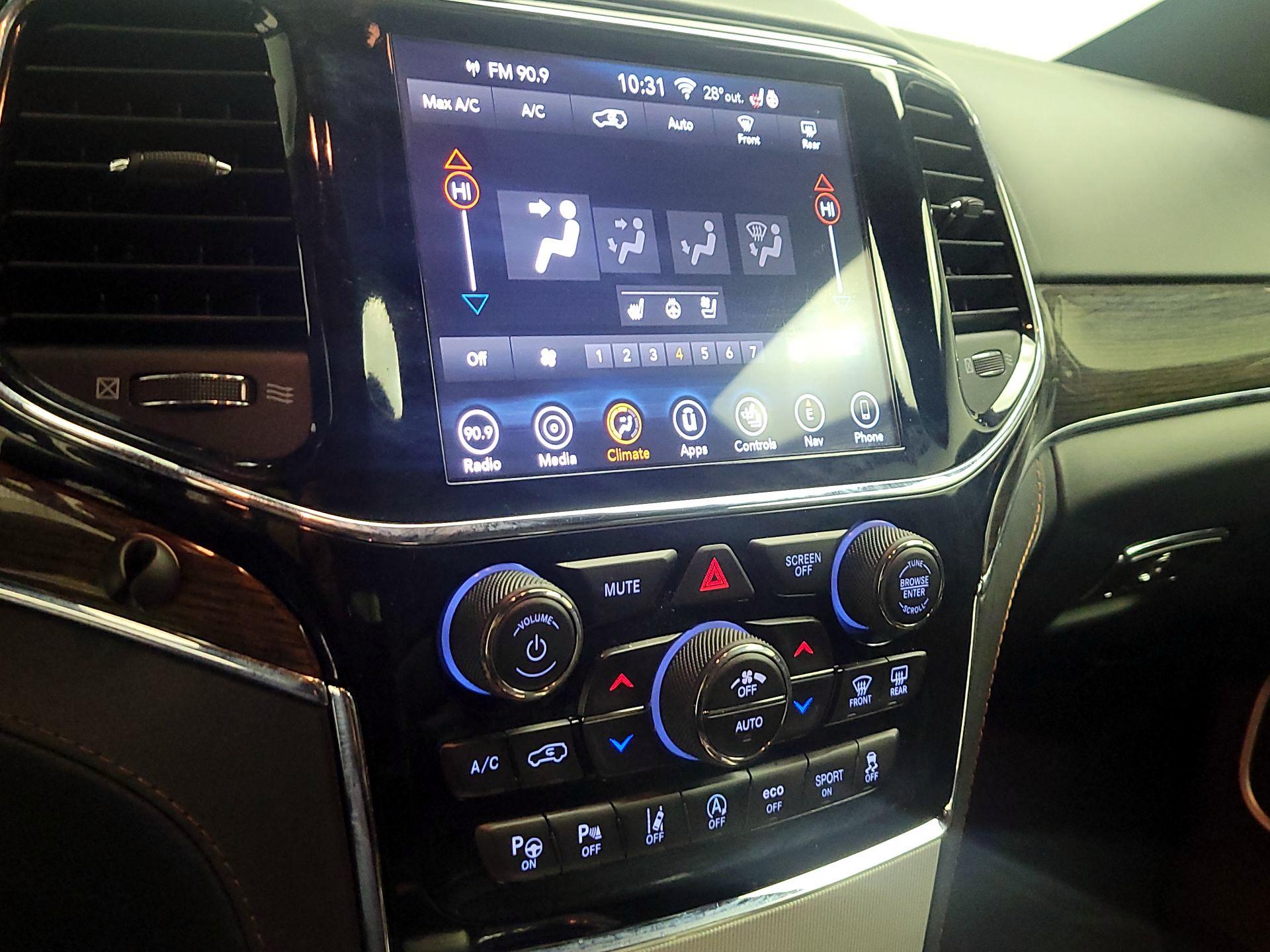 Thumbnail: 2019 Jeep Grand Cherokee - 16