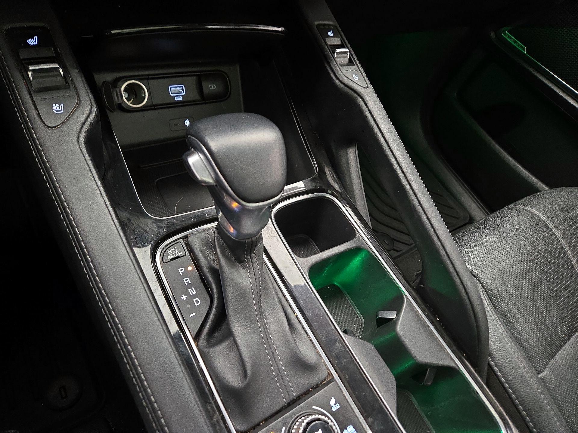 Thumbnail: 2020 Kia Telluride - 17