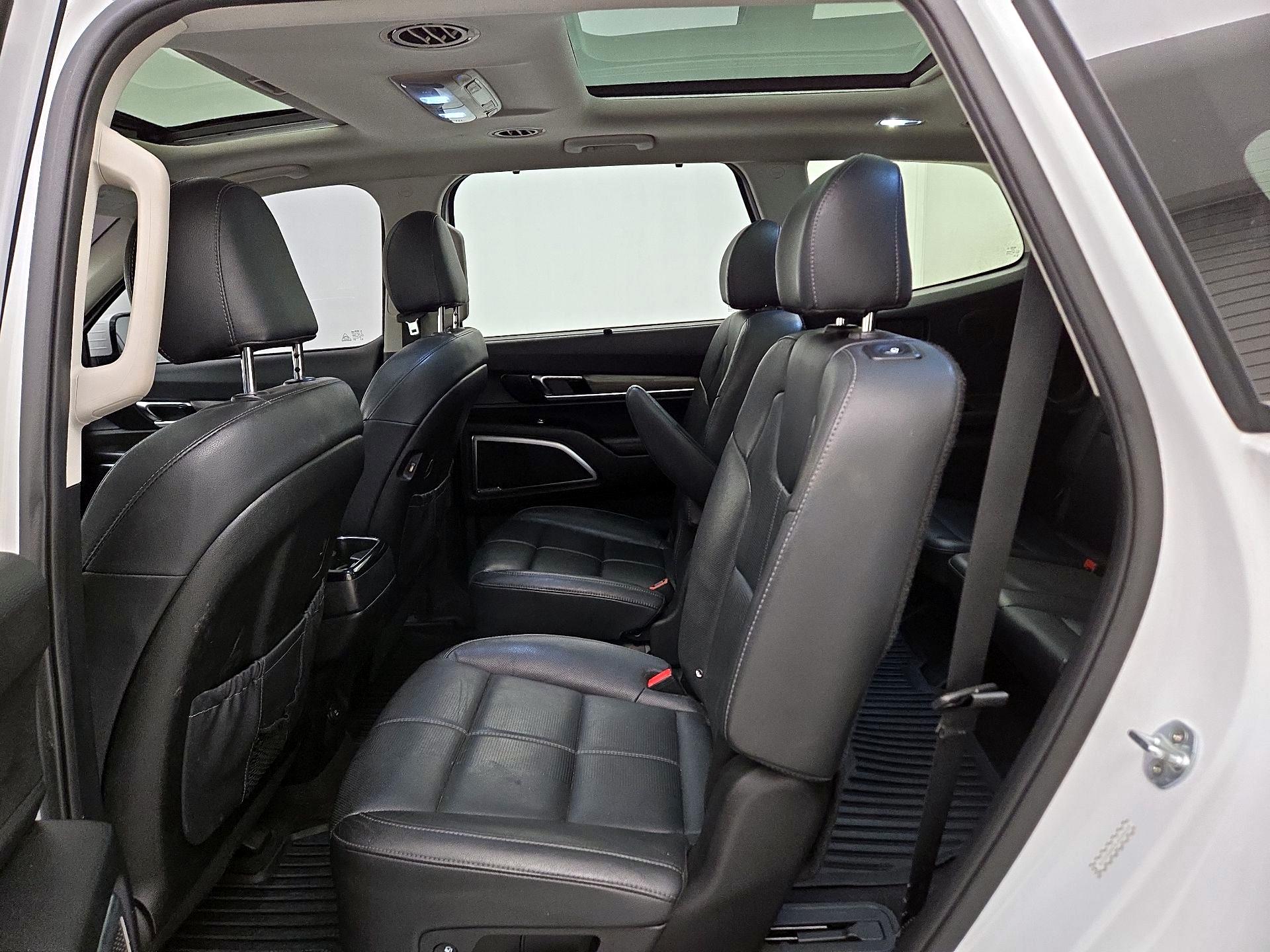 Thumbnail: 2020 Kia Telluride - 20