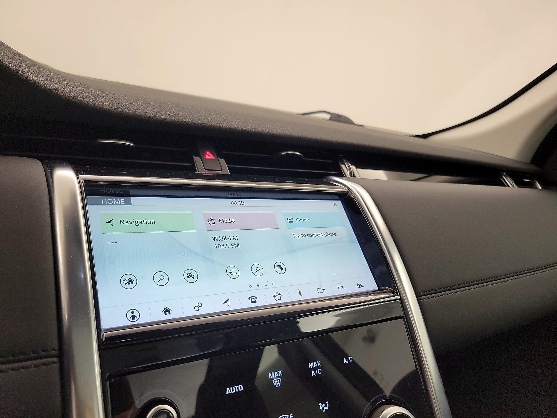 Thumbnail: 2020 Land Rover Discovery Sport - 16