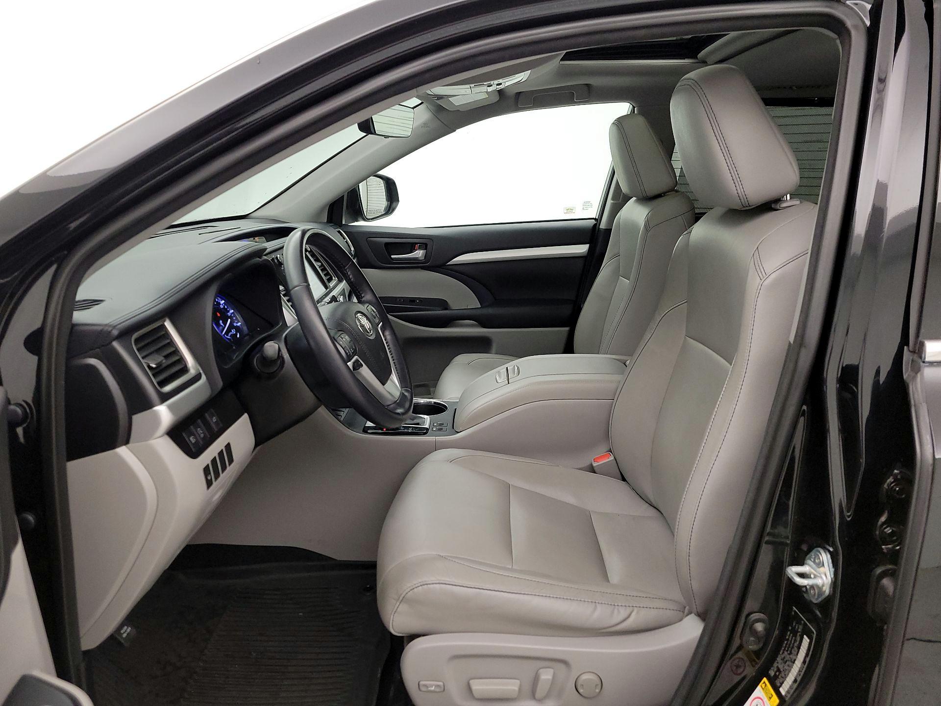 Thumbnail: 2018 Toyota Highlander - 11