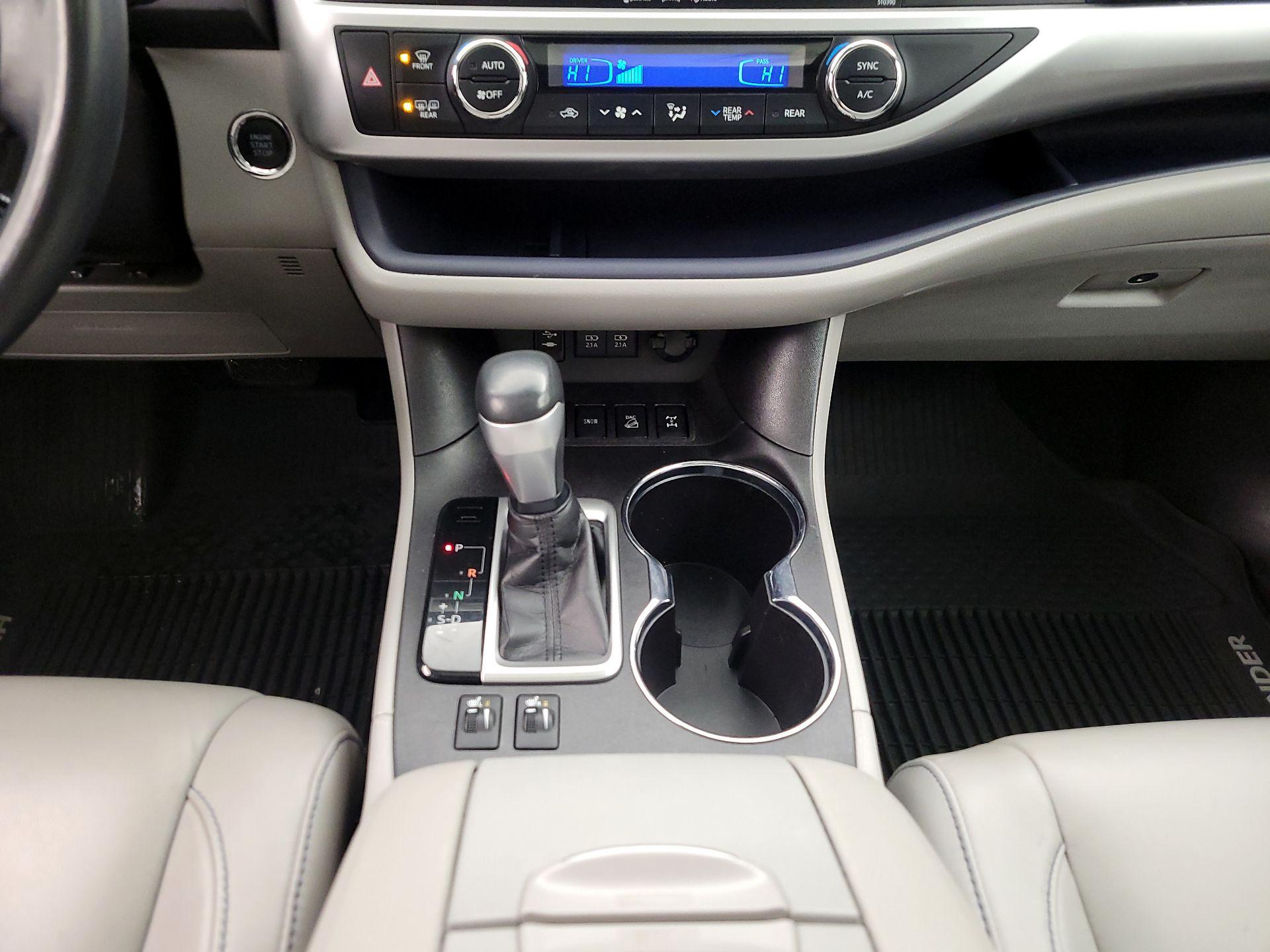 Thumbnail: 2018 Toyota Highlander - 17