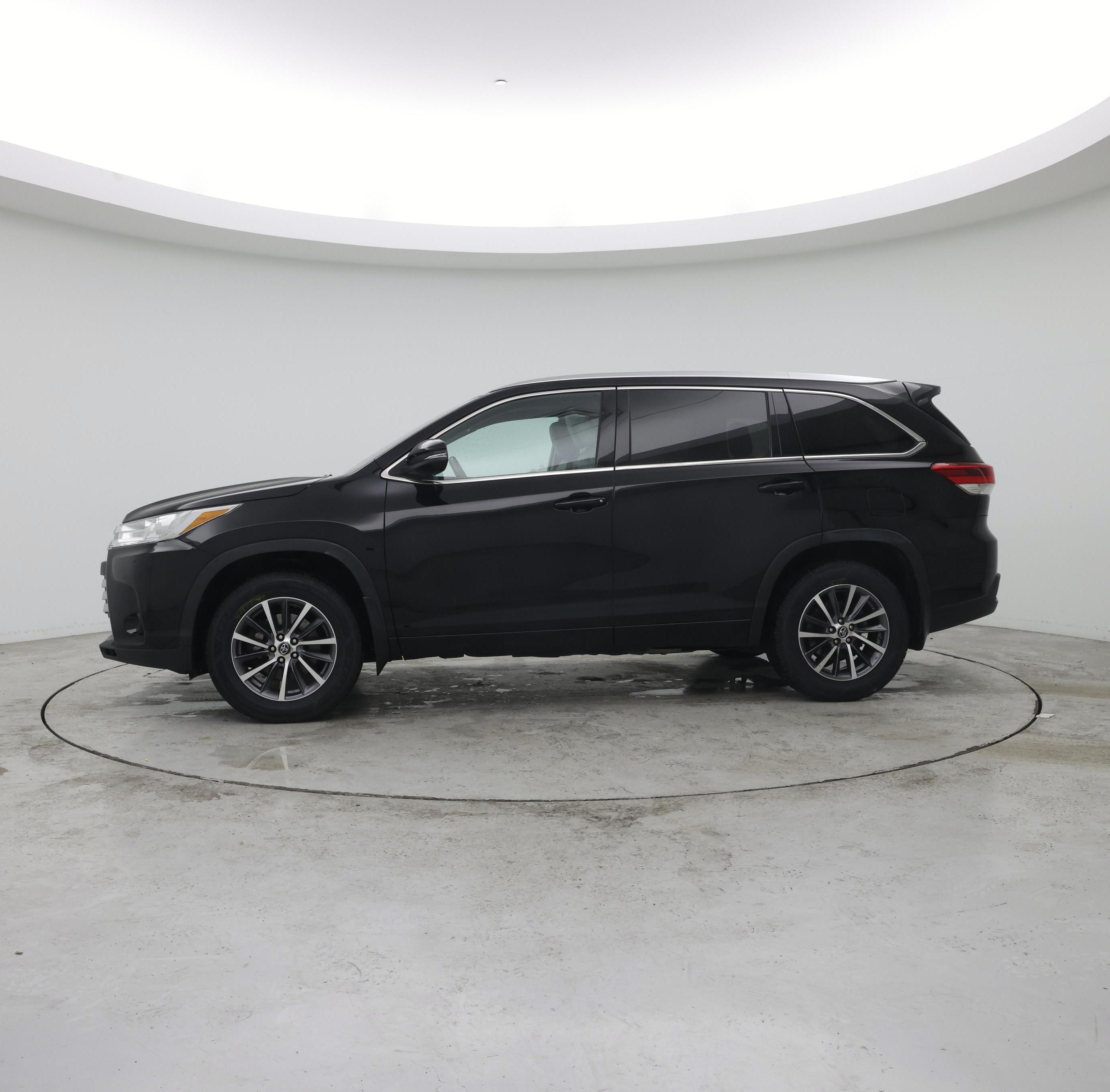 Thumbnail: 2018 Toyota Highlander - 3