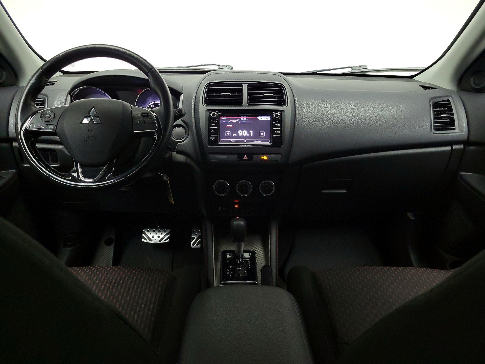 Thumbnail: 2018 Mitsubishi Outlander Sport - 9