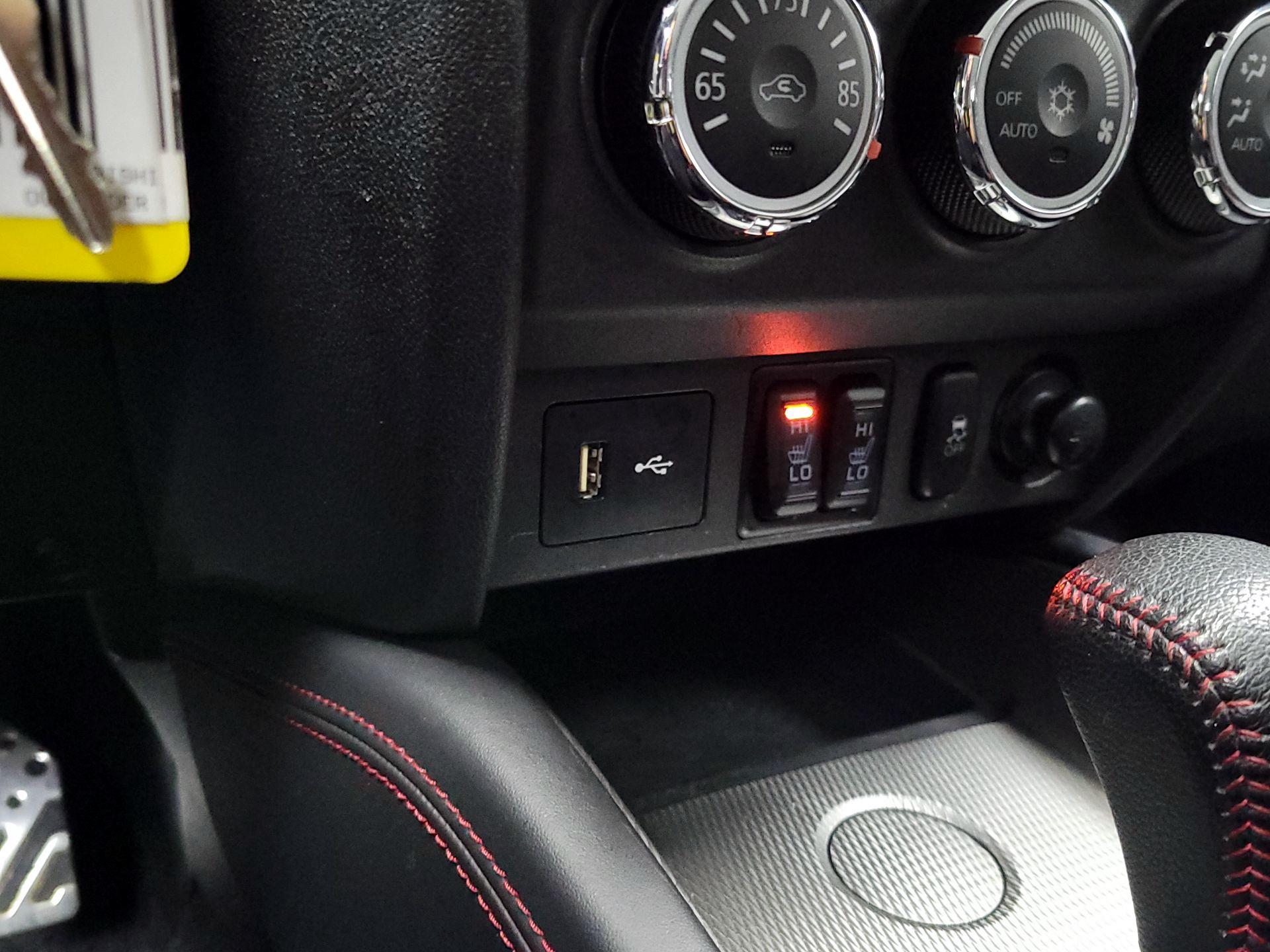 Thumbnail: 2018 Mitsubishi Outlander Sport - 17