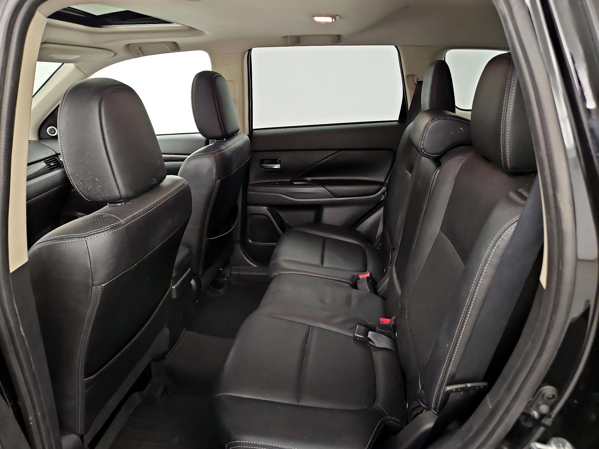 Thumbnail: 2016 Mitsubishi Outlander - 20