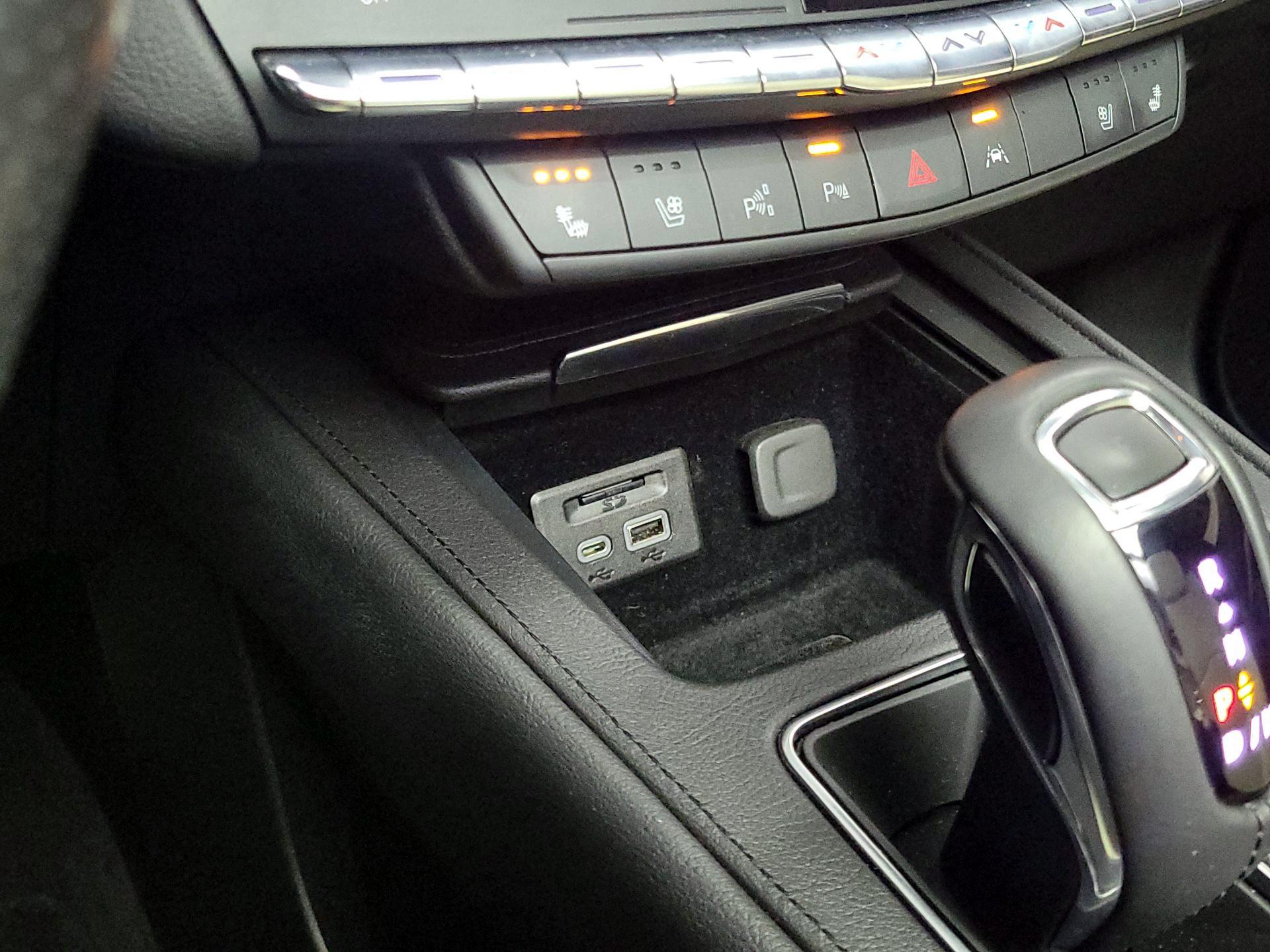 Thumbnail: 2019 Cadillac XT4 - 19