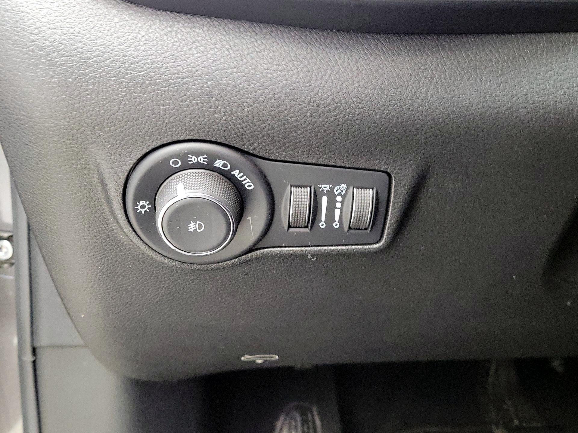 Thumbnail: 2022 Jeep Compass - 13