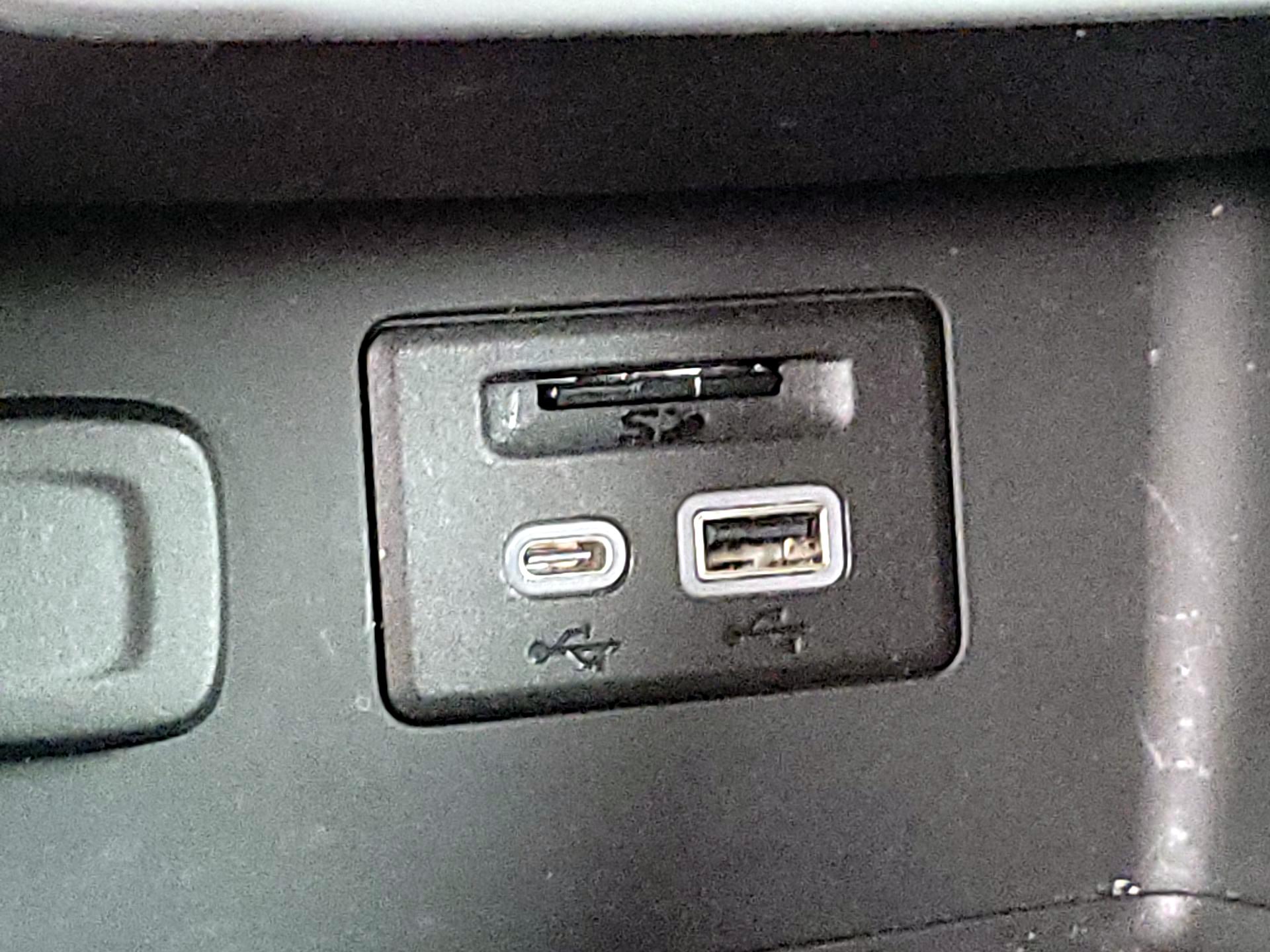 Thumbnail: 2023 GMC Acadia - 18