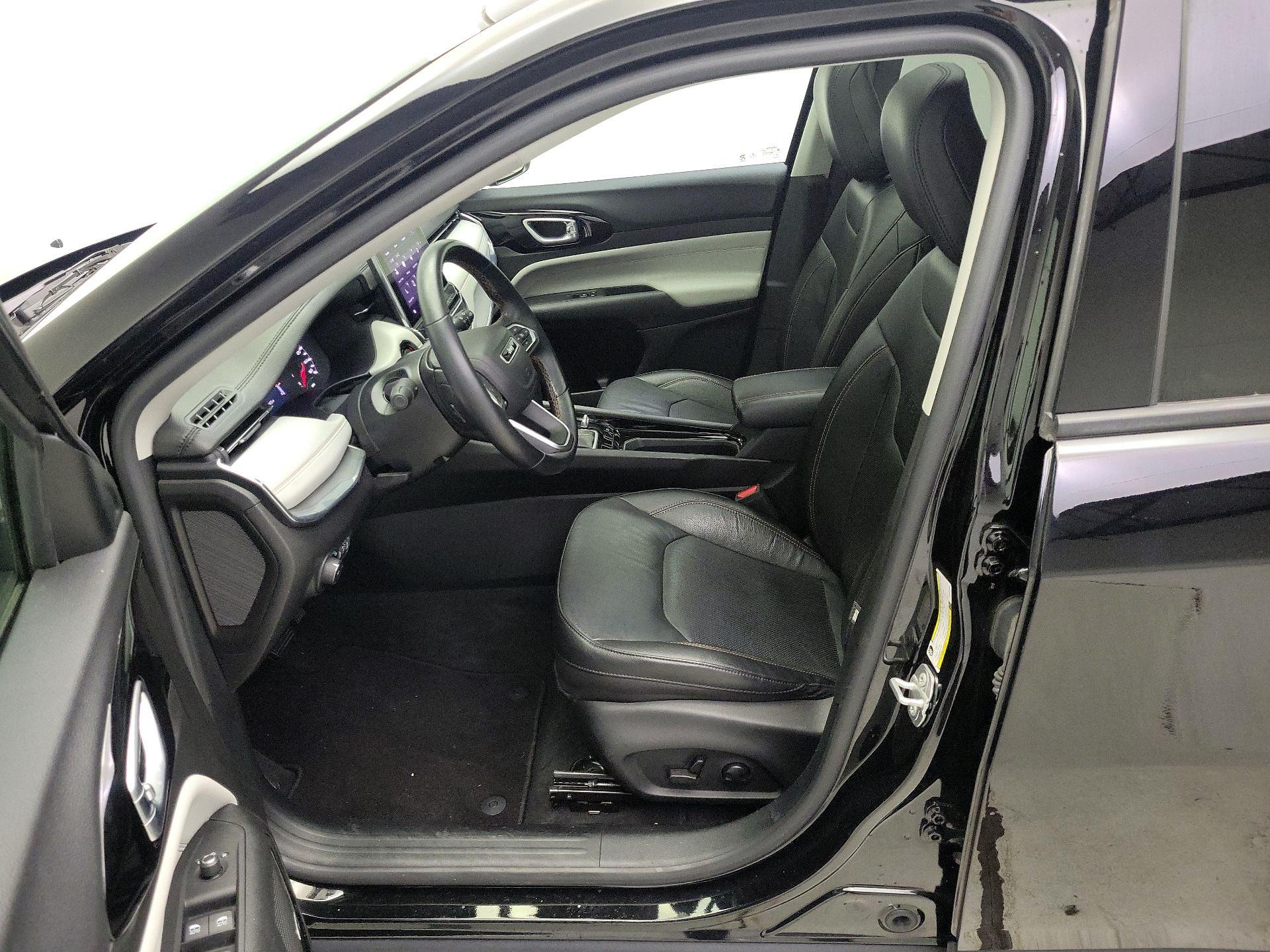 Thumbnail: 2022 Jeep Compass - 11