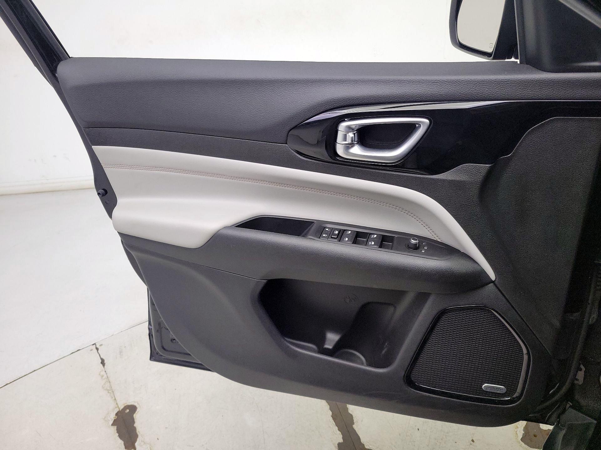 Thumbnail: 2022 Jeep Compass - 12