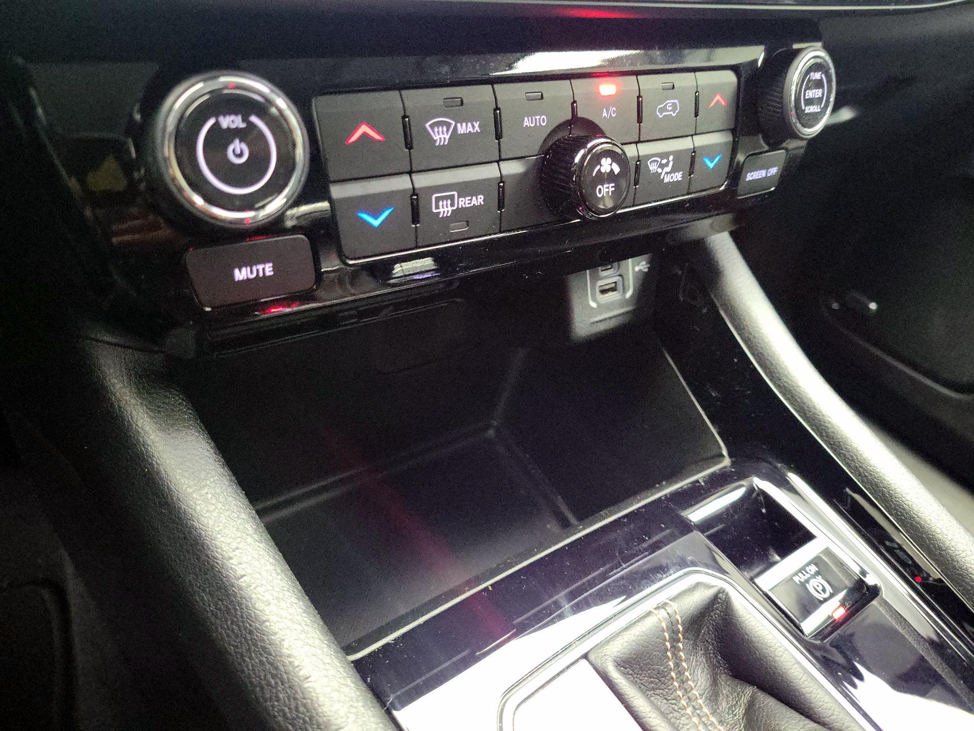 Thumbnail: 2022 Jeep Compass - 16