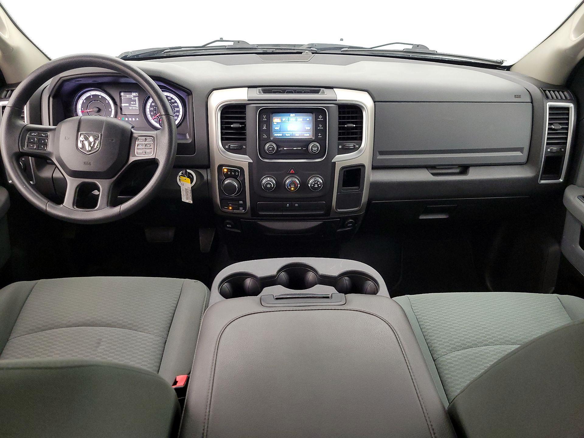 Thumbnail: 2020 RAM 1500 Classic - 9