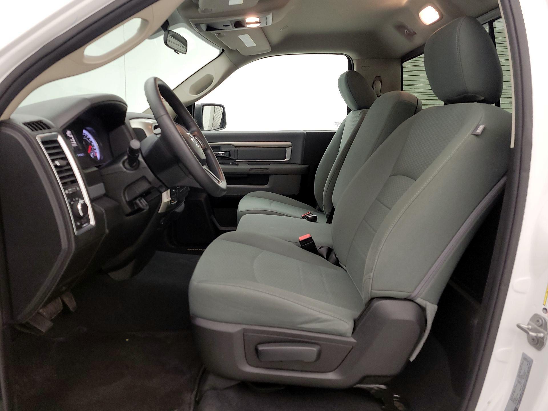 Thumbnail: 2020 RAM 1500 Classic - 11