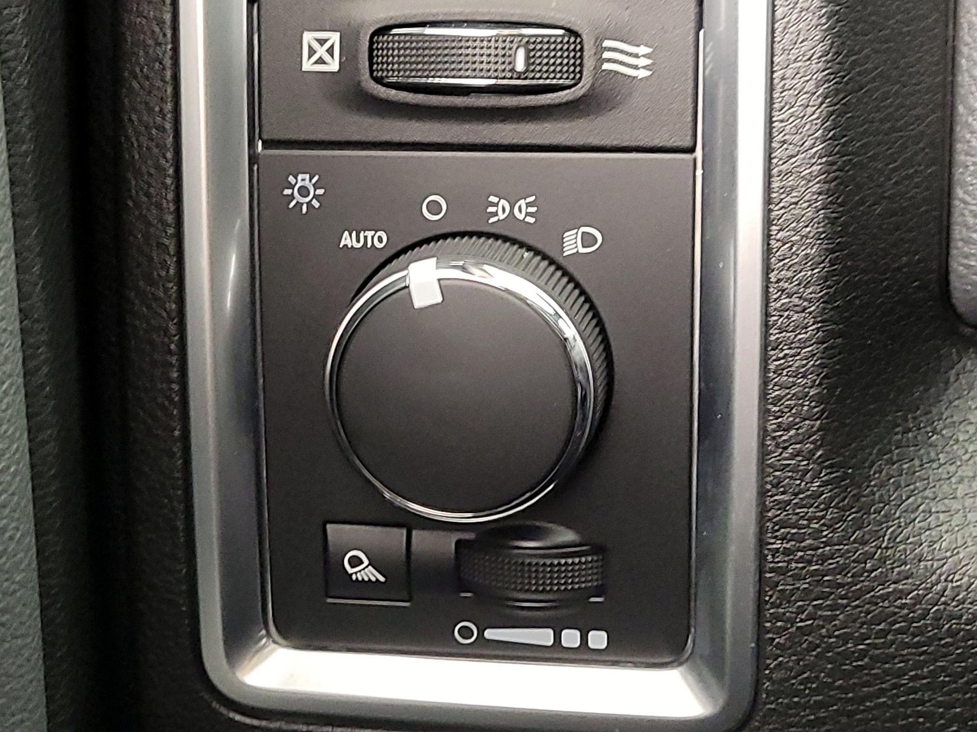 Thumbnail: 2020 RAM 1500 Classic - 13