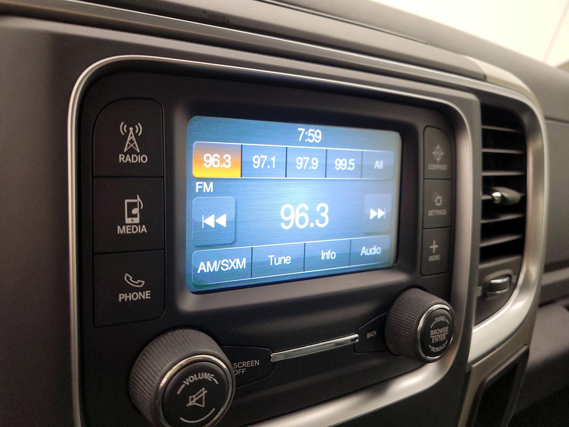 Thumbnail: 2020 RAM 1500 Classic - 15