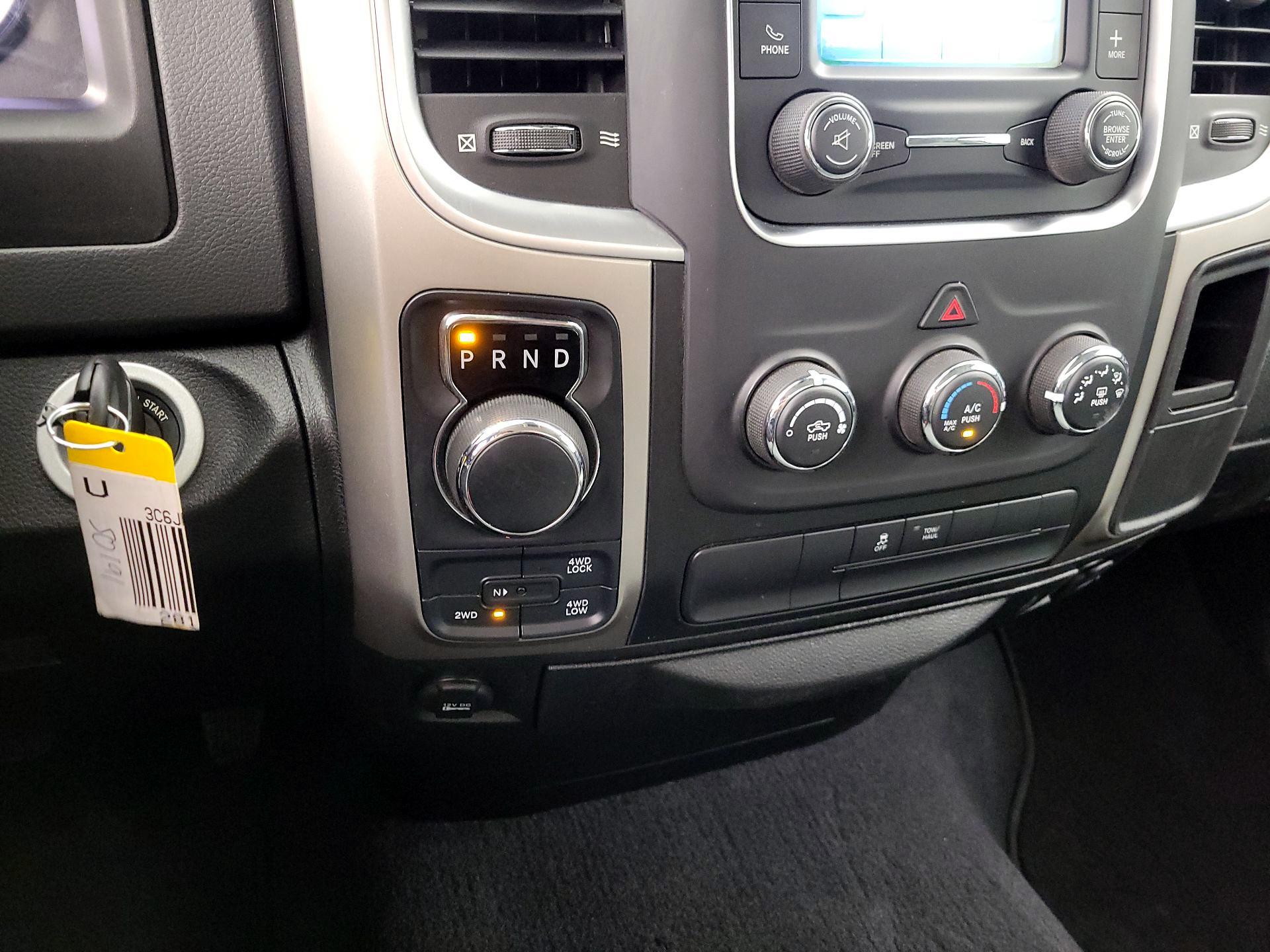 Thumbnail: 2020 RAM 1500 Classic - 17