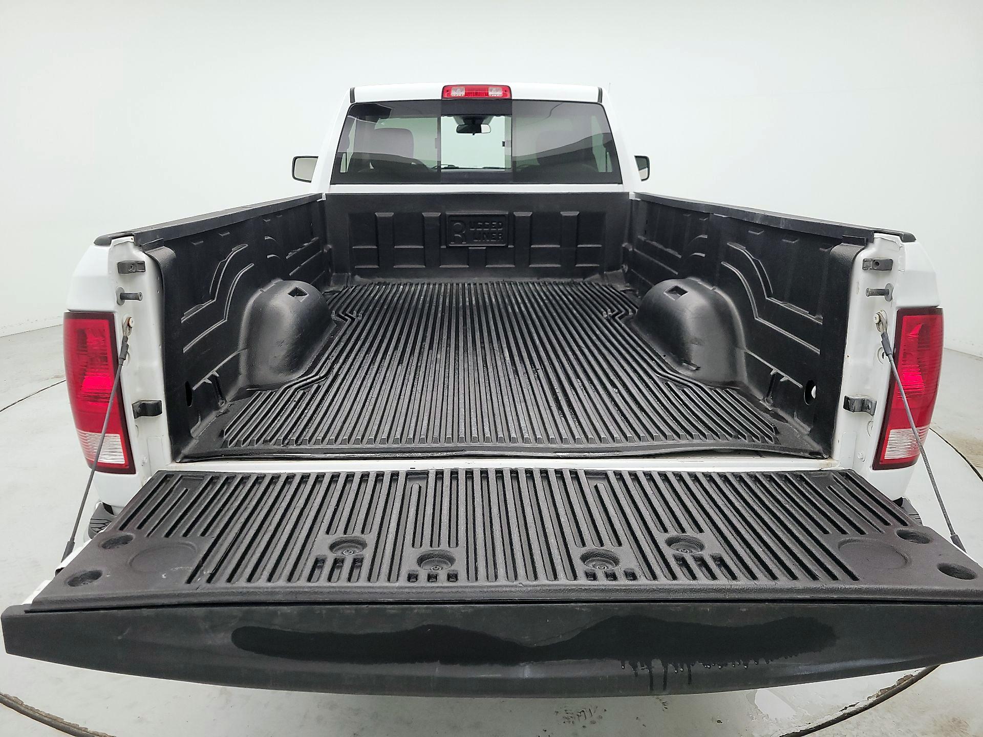 Thumbnail: 2020 RAM 1500 Classic - 19